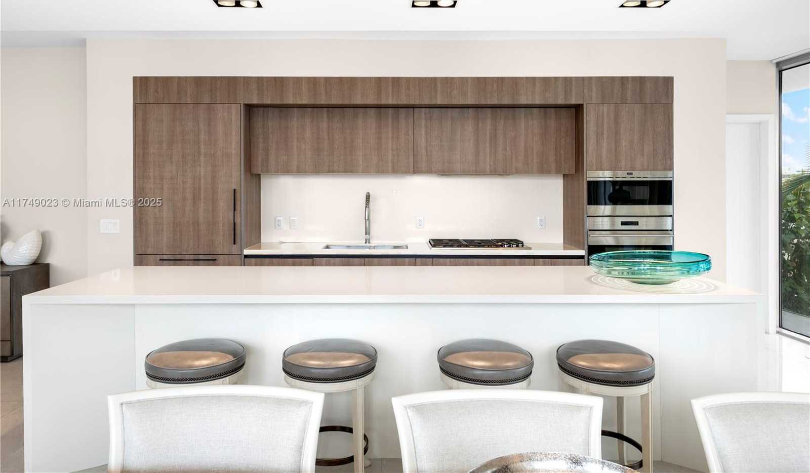 Small Image of 1 COLLINS AVE #308, Miami Beach Number 8