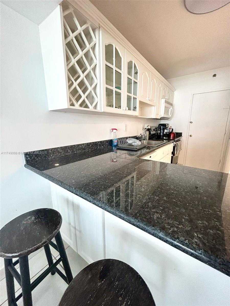 Small Image of 100 LINCOLN RD #639, Miami Beach Number 10