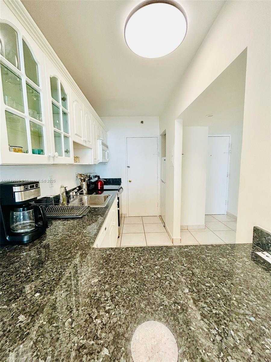Small Image of 100 LINCOLN RD #639, Miami Beach Number 12