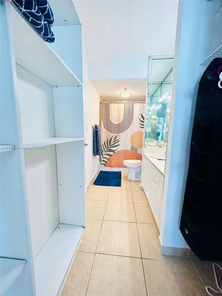 Small Image of 100 LINCOLN RD #639, Miami Beach Number 8