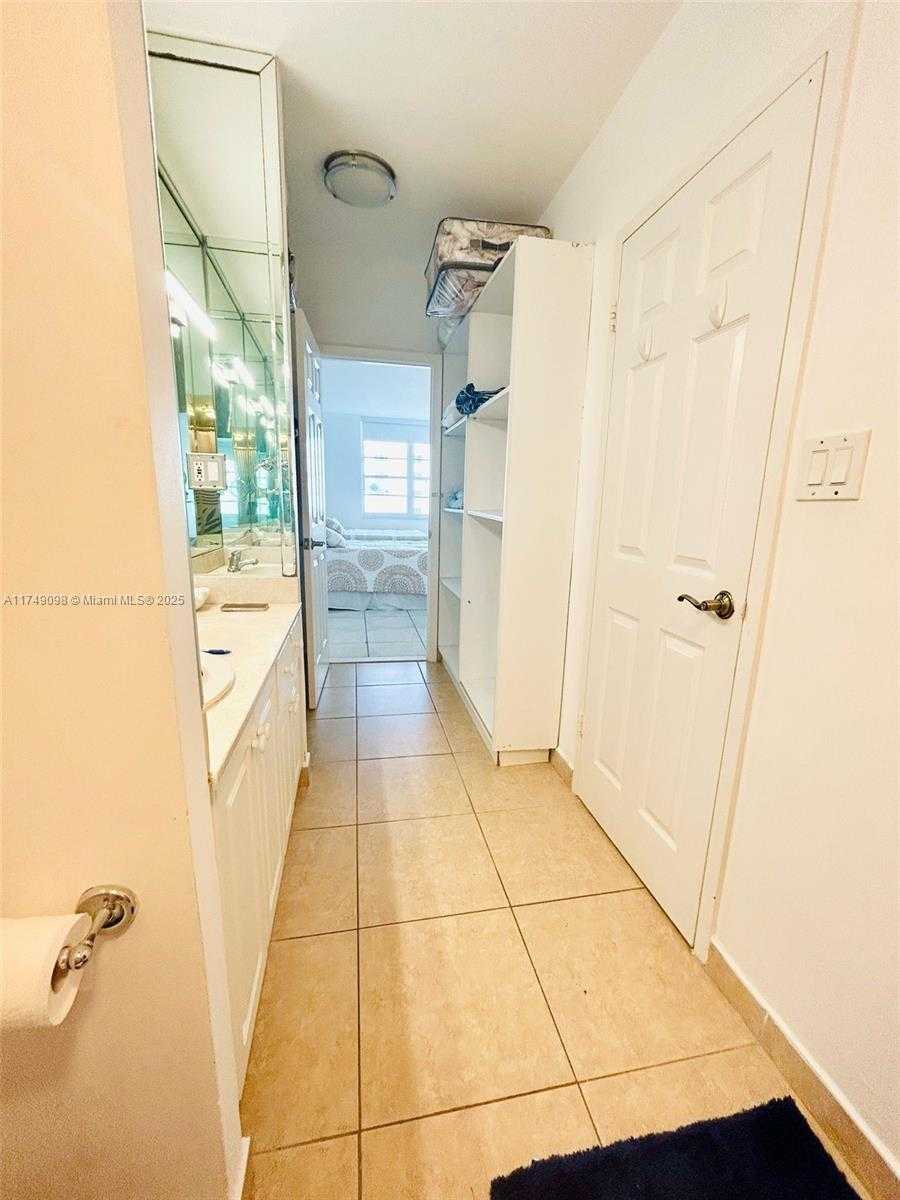 Small Image of 100 LINCOLN RD #639, Miami Beach Number 9