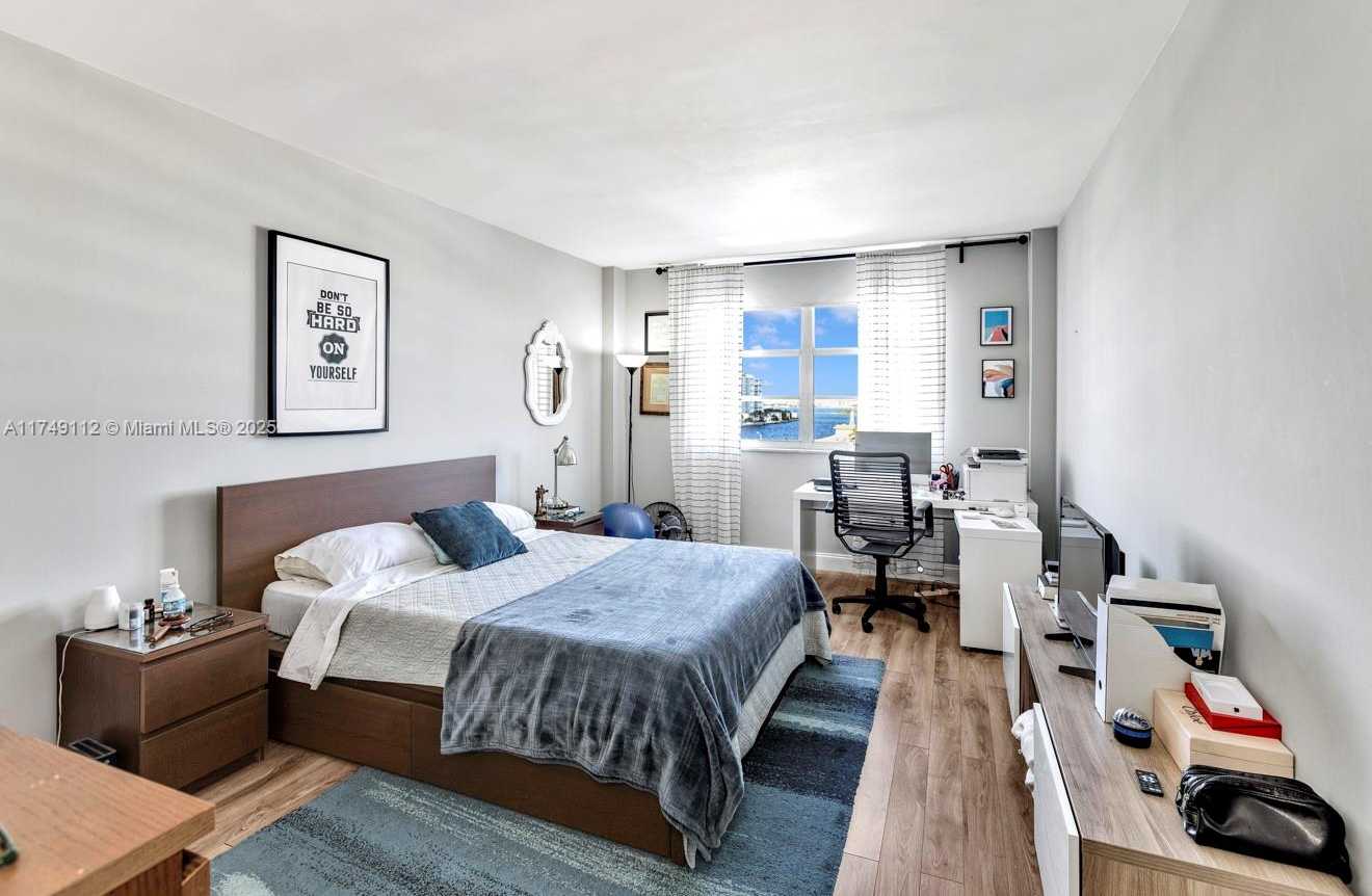 Small Image of 1455 NORTH TREASURE DR #PH-C, North Bay Village Number 11