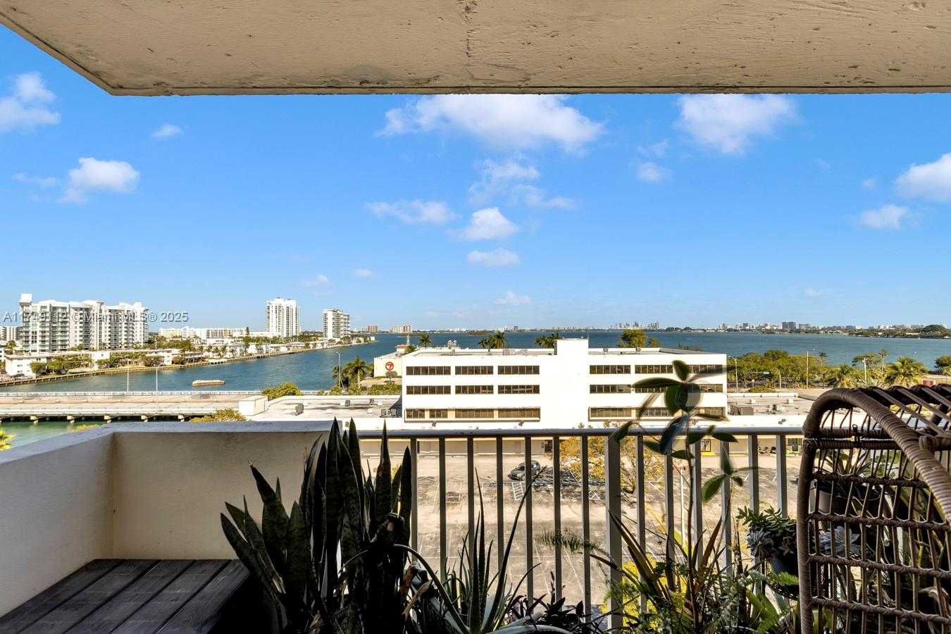 Small Image of 1455 NORTH TREASURE DR #PH-C, North Bay Village Number 17
