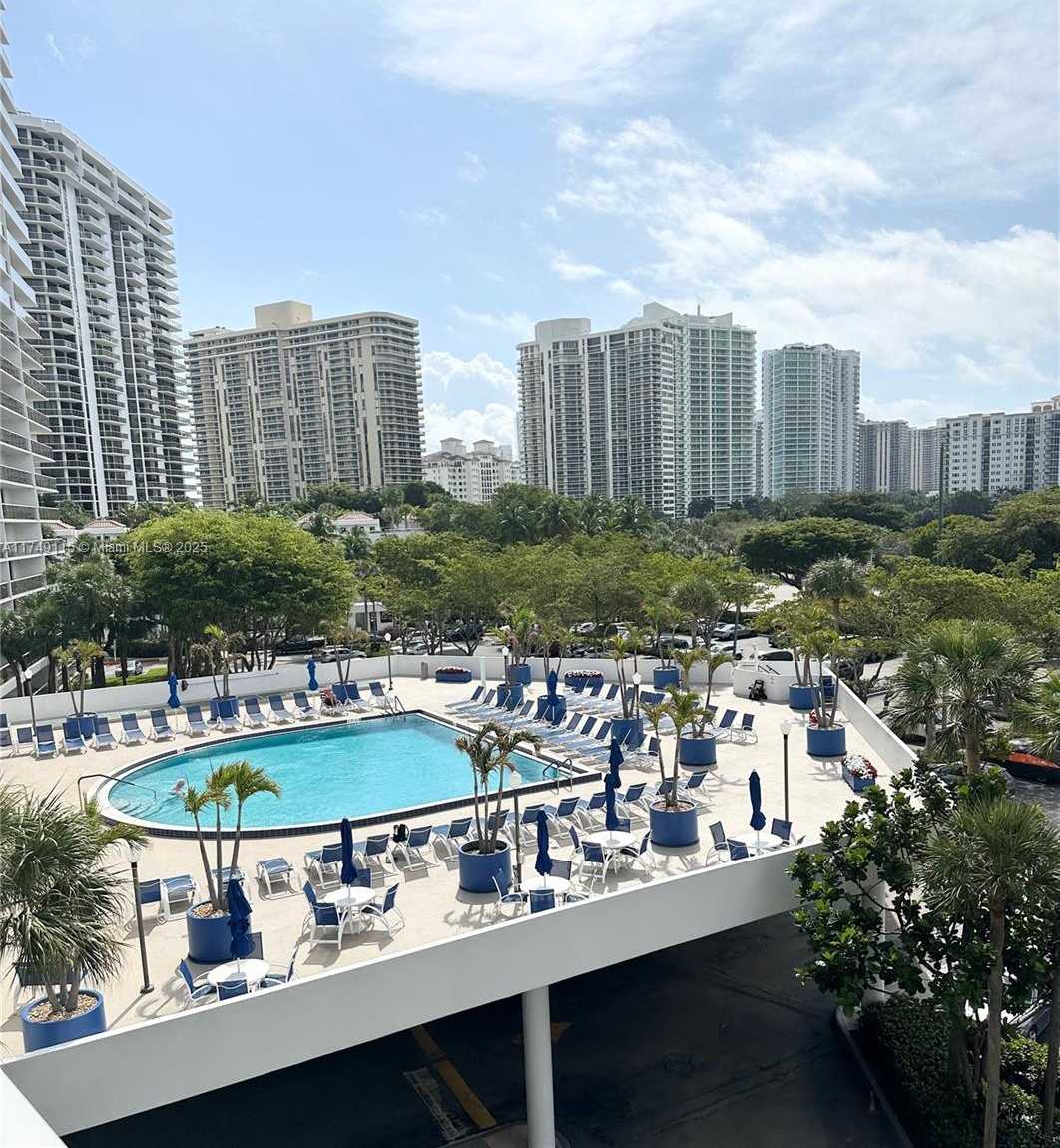 Small Image of 3701 NORTH COUNTRY CLUB DR #505, Aventura Number 14