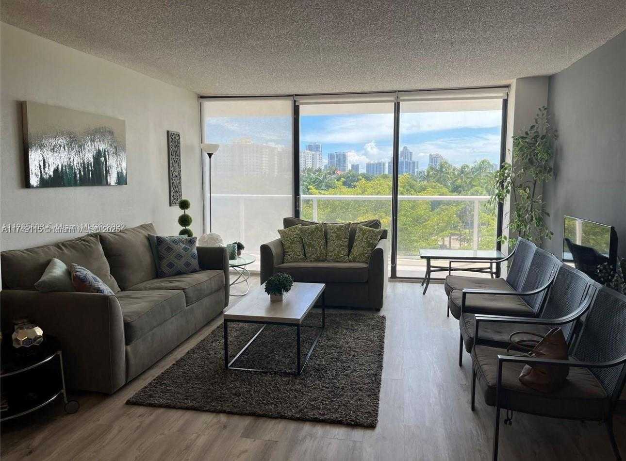Small Image of 3701 NORTH COUNTRY CLUB DR #505, Aventura Number 2