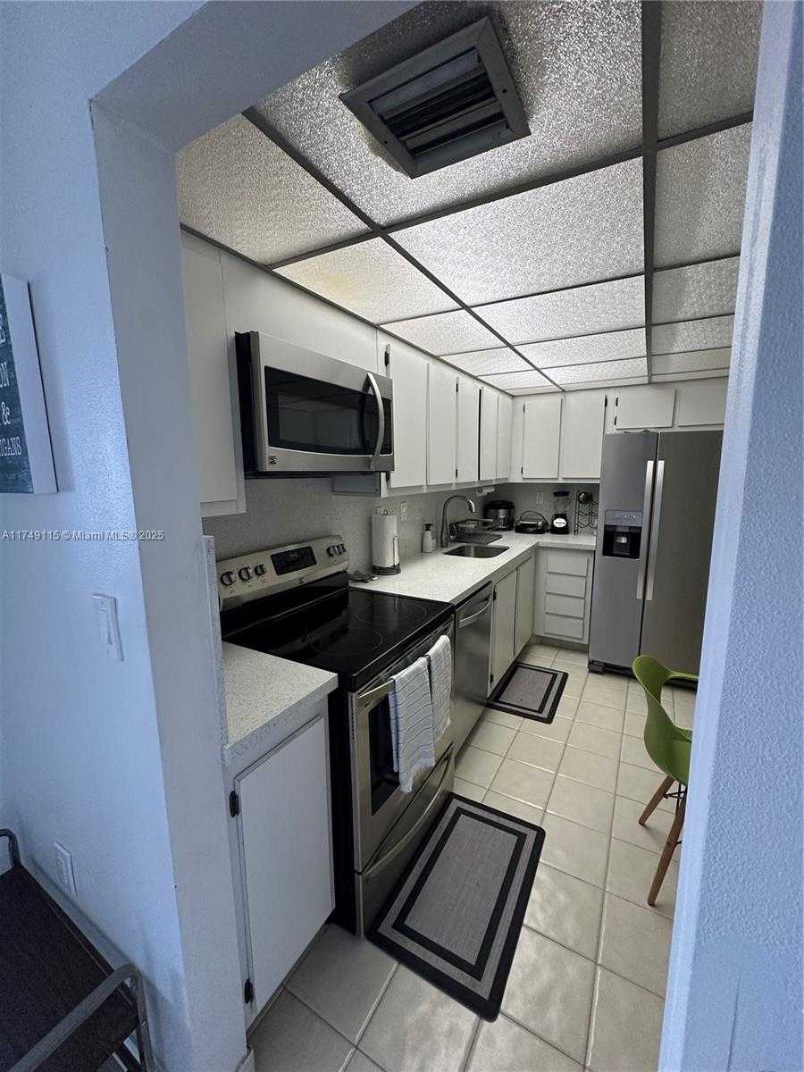 Small Image of 3701 NORTH COUNTRY CLUB DR #505, Aventura Number 9