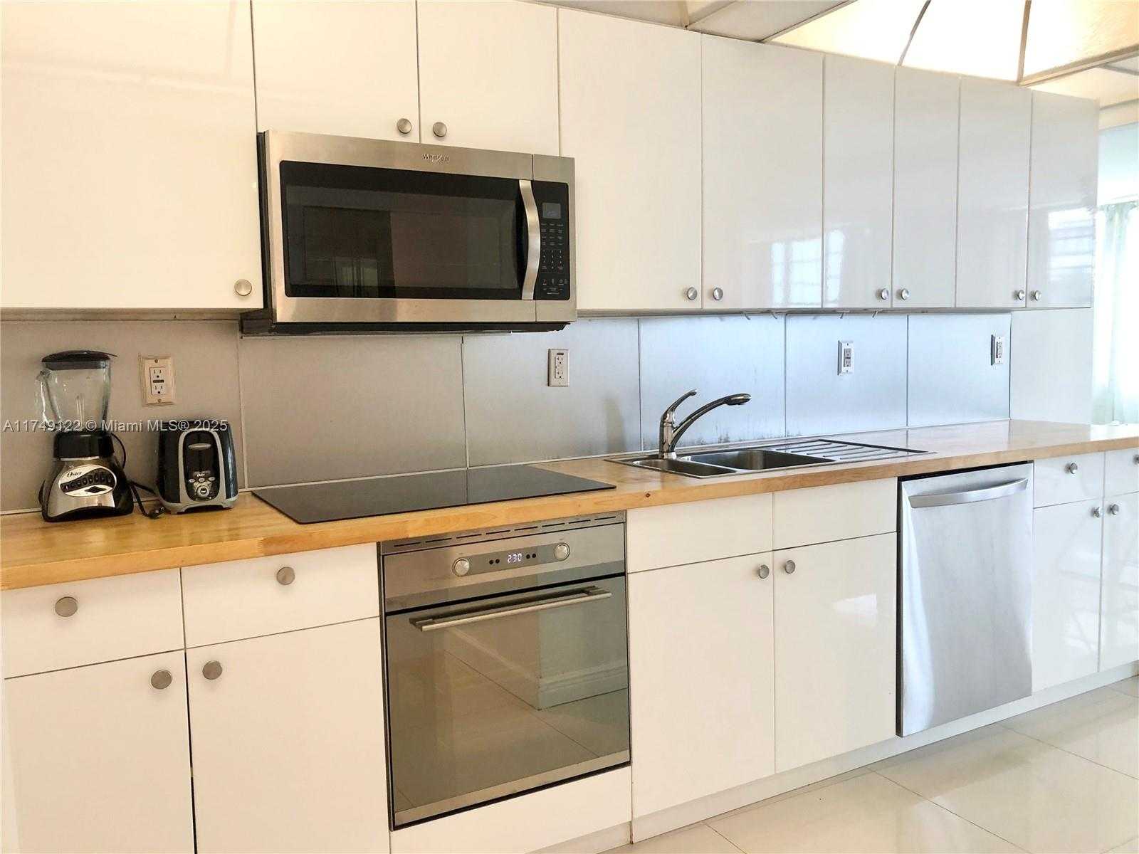 Small Image of 100 LINCOLN RD #632, Miami Beach Number 4