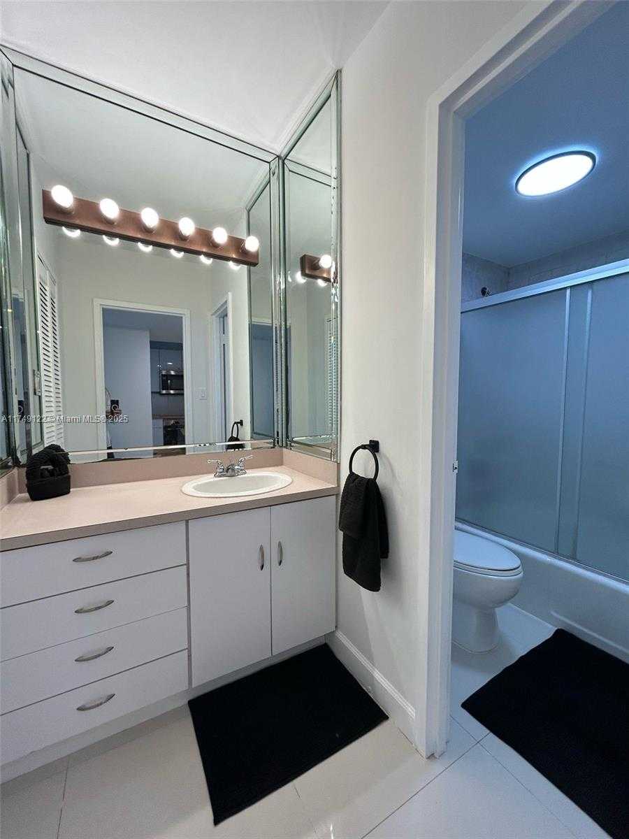 Small Image of 100 LINCOLN RD #632, Miami Beach Number 6