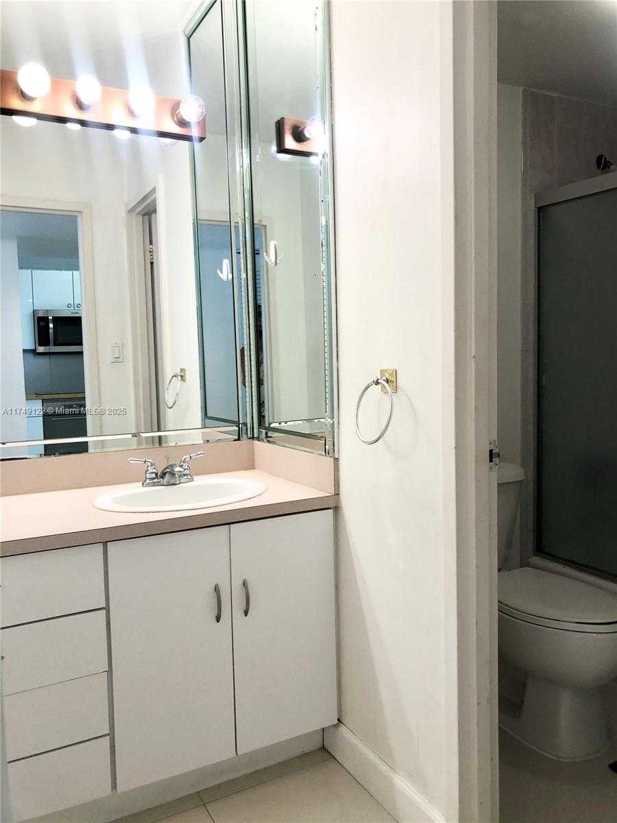 Small Image of 100 LINCOLN RD #632, Miami Beach Number 8
