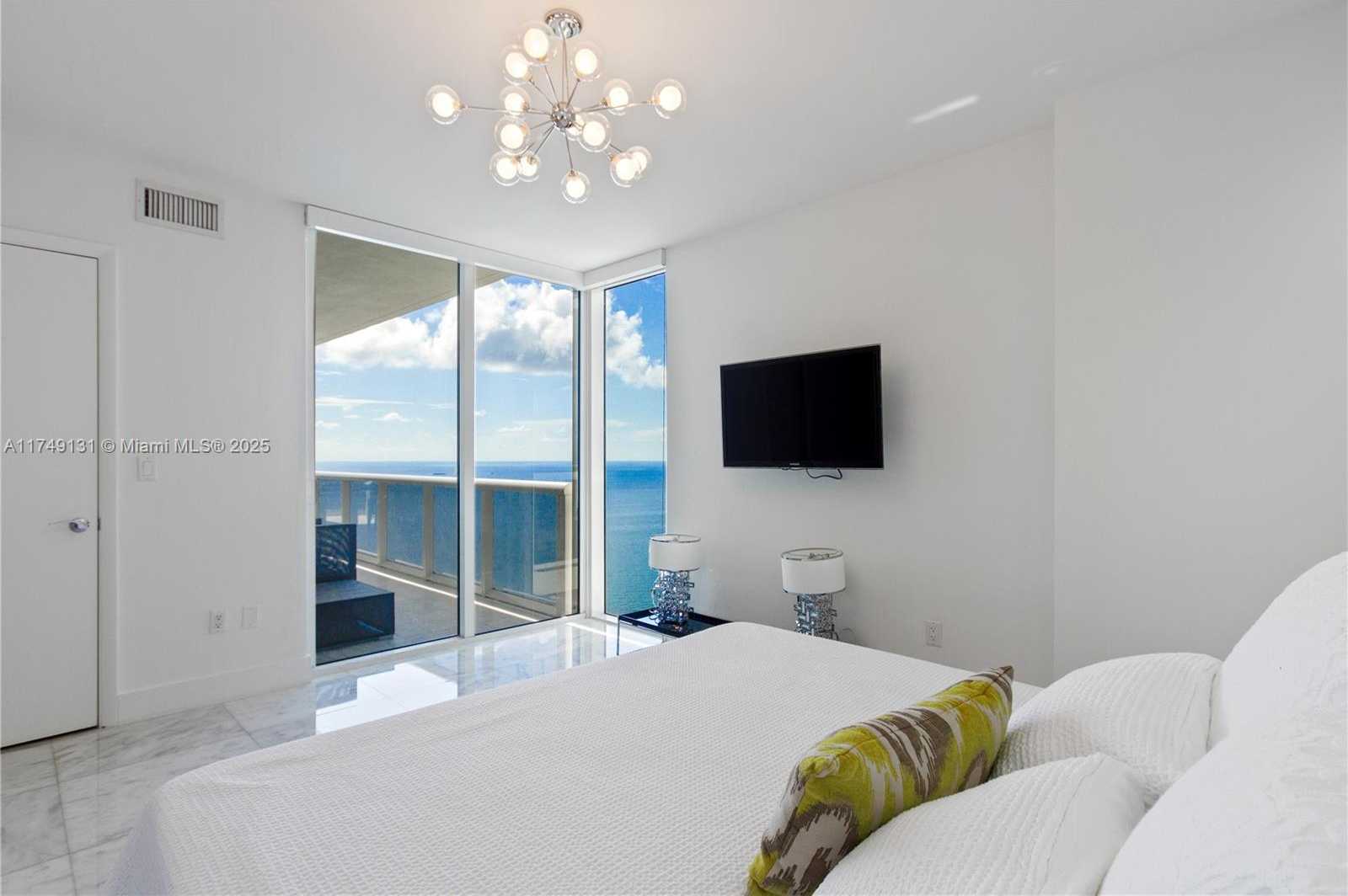 Small Image of 1800 SOUTH OCEAN DR #PH4404, Hallandale Beach Number 19