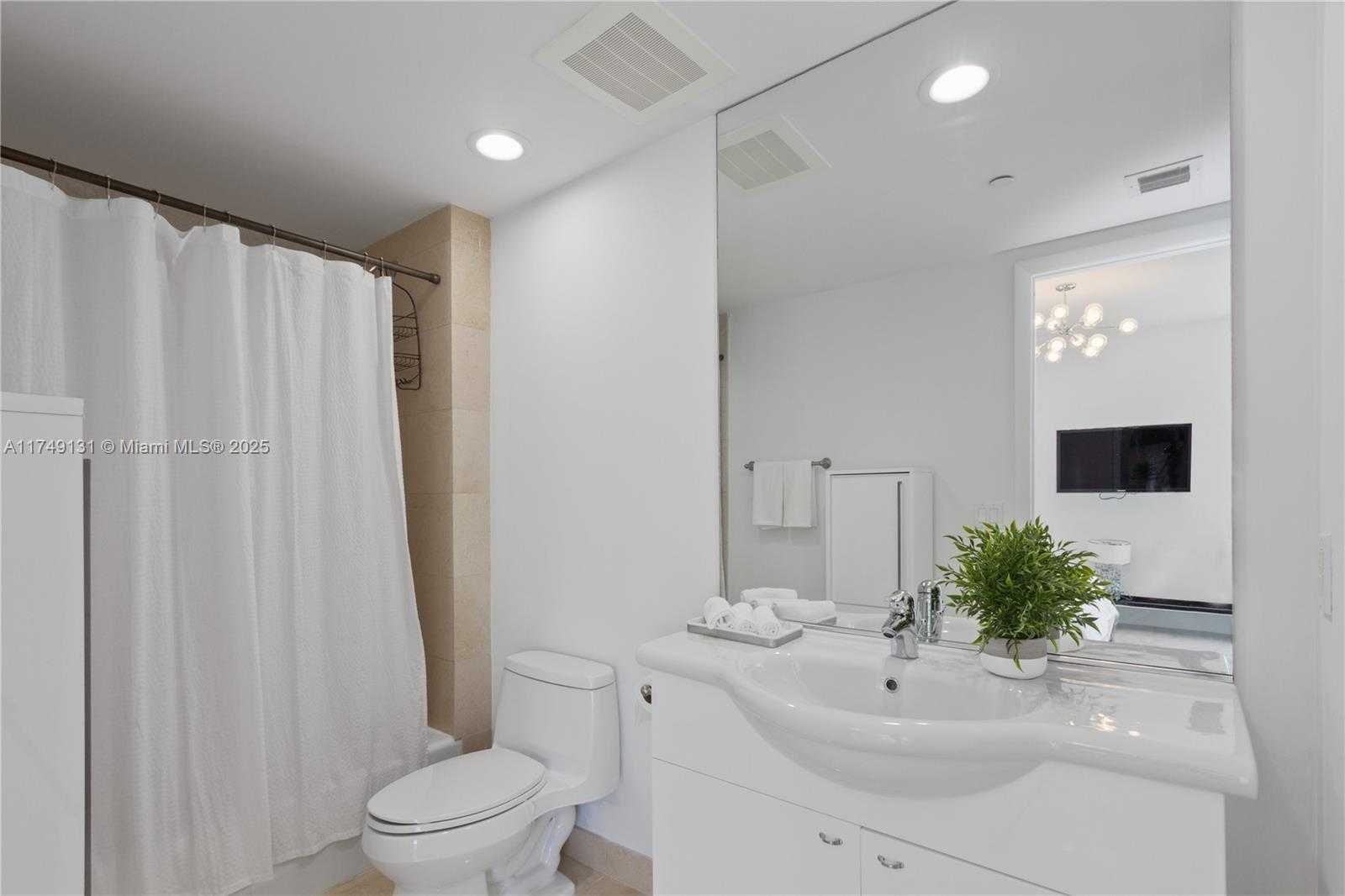 Small Image of 1800 SOUTH OCEAN DR #PH4404, Hallandale Beach Number 20