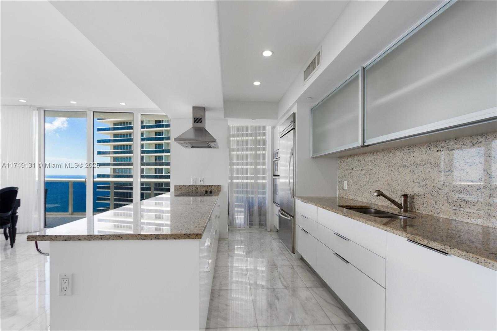 Small Image of 1800 SOUTH OCEAN DR #PH4404, Hallandale Beach Number 3