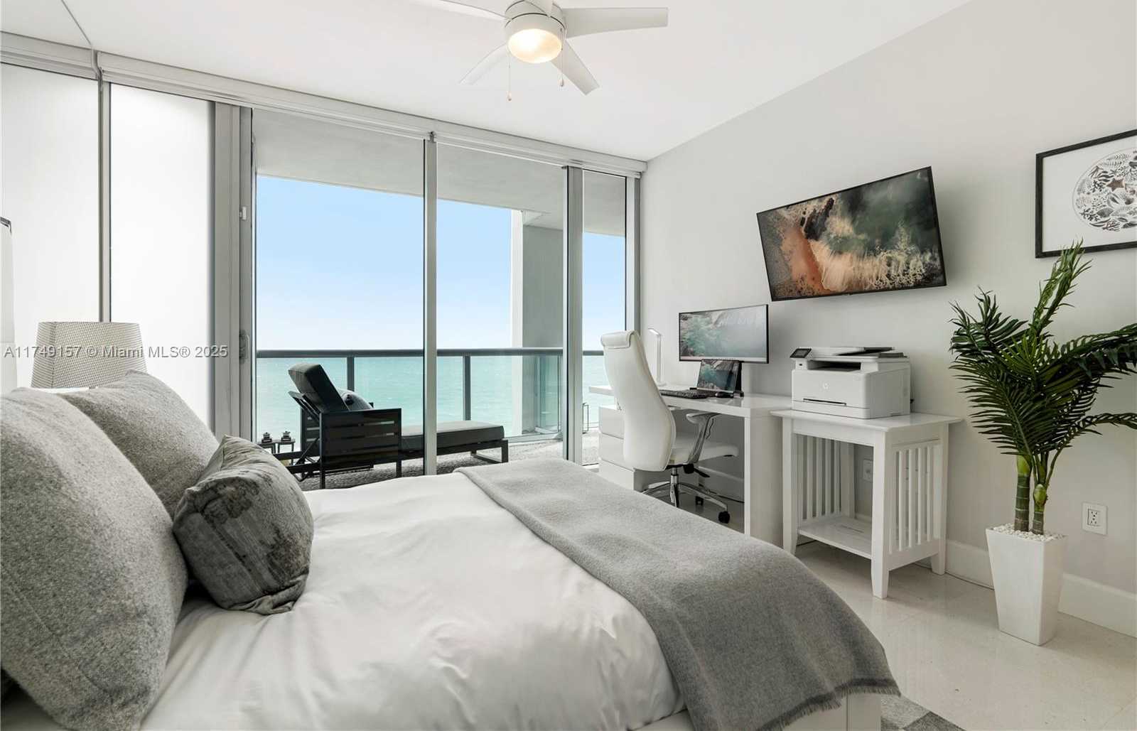 Small Image of 6799 COLLINS AVE #1404, Miami Beach Number 10