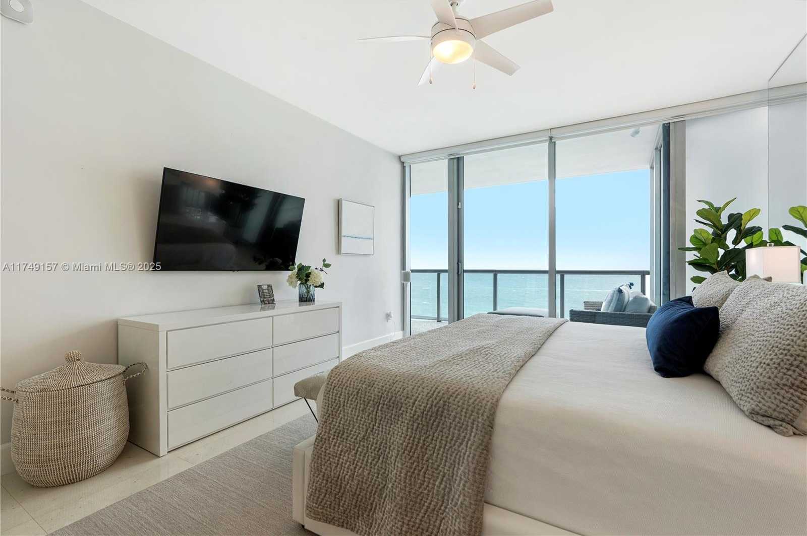Small Image of 6799 COLLINS AVE #1404, Miami Beach Number 7