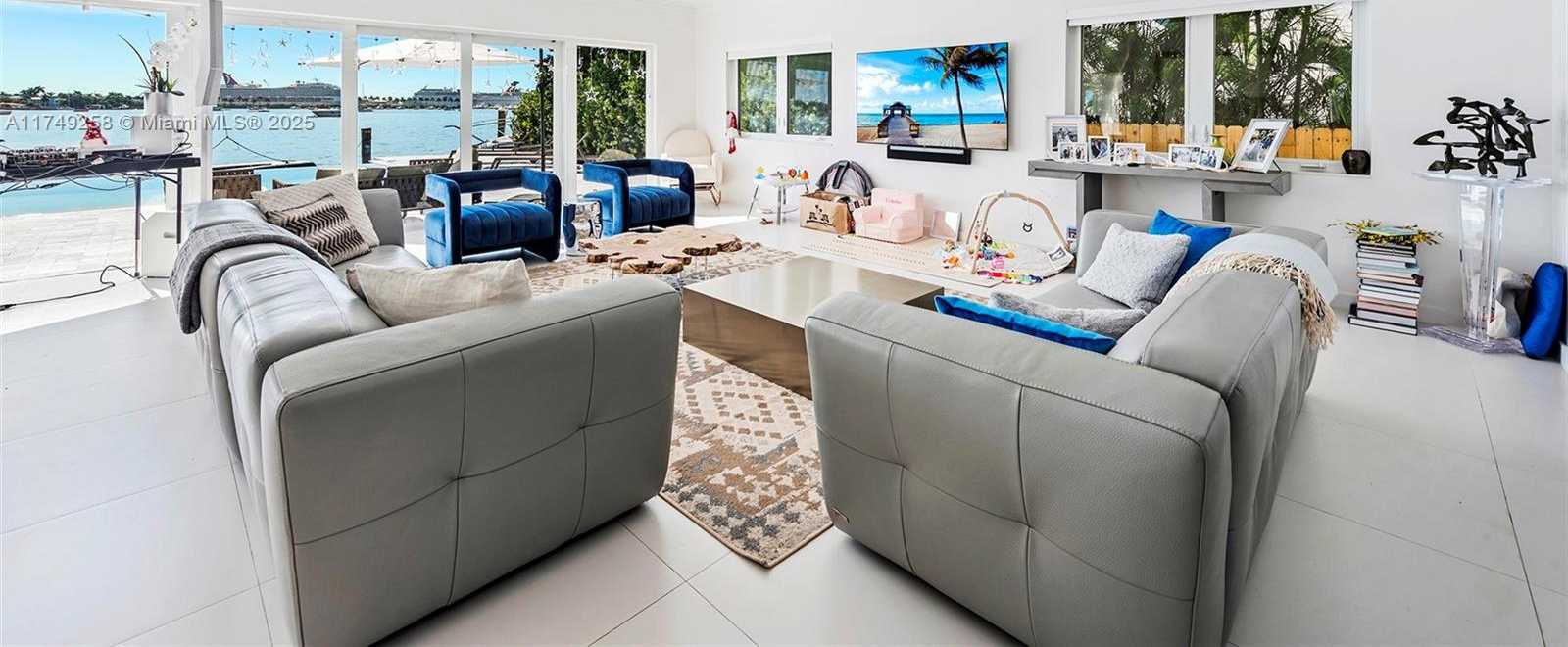 Small Image of 1300 SOUTH VENETIAN WAY, Miami Number 22
