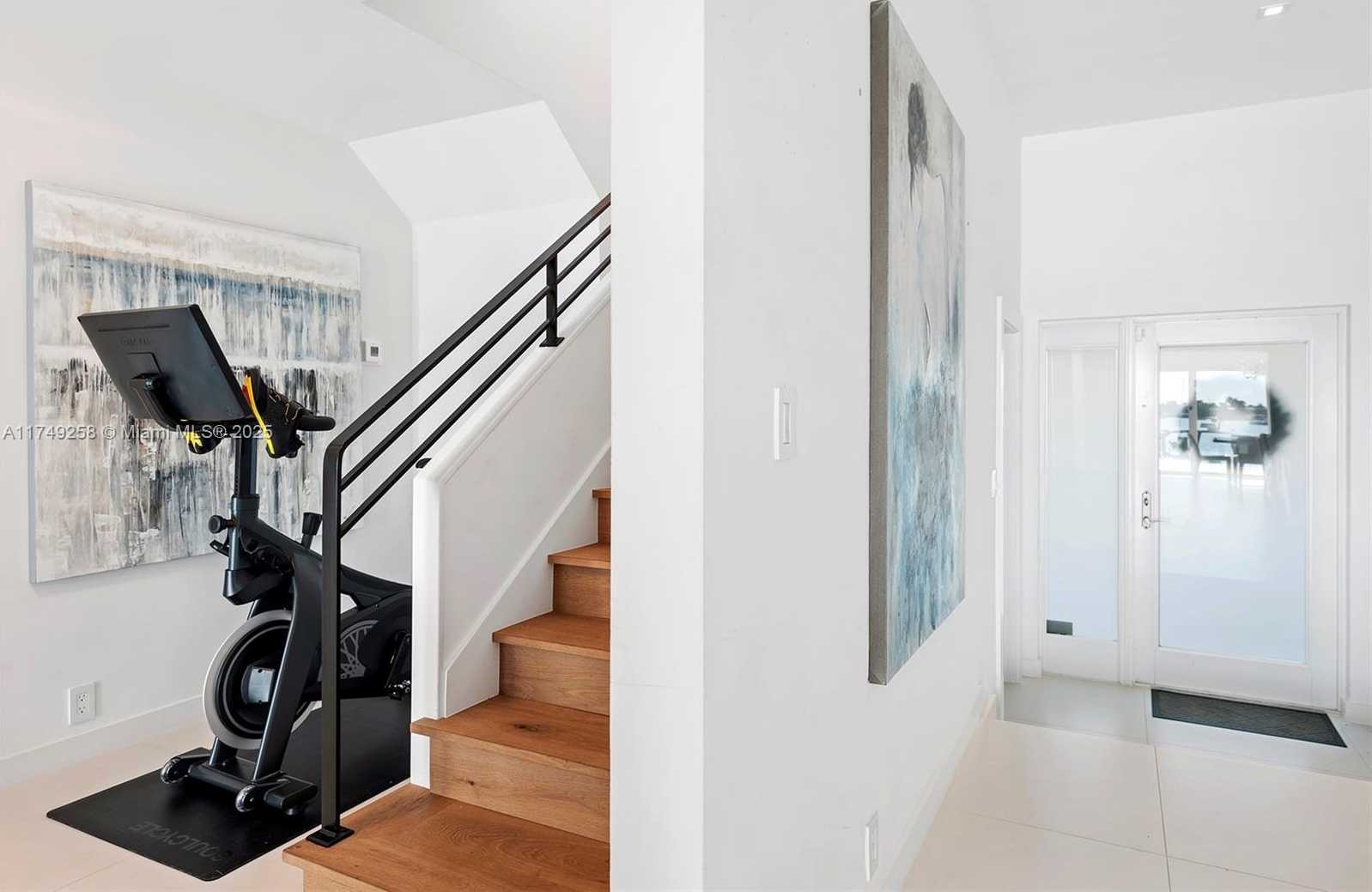 Small Image of 1300 SOUTH VENETIAN WAY, Miami Number 25