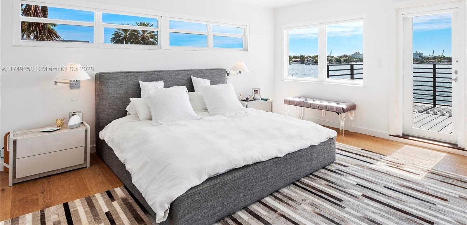 Small Image of 1300 SOUTH VENETIAN WAY, Miami Number 3