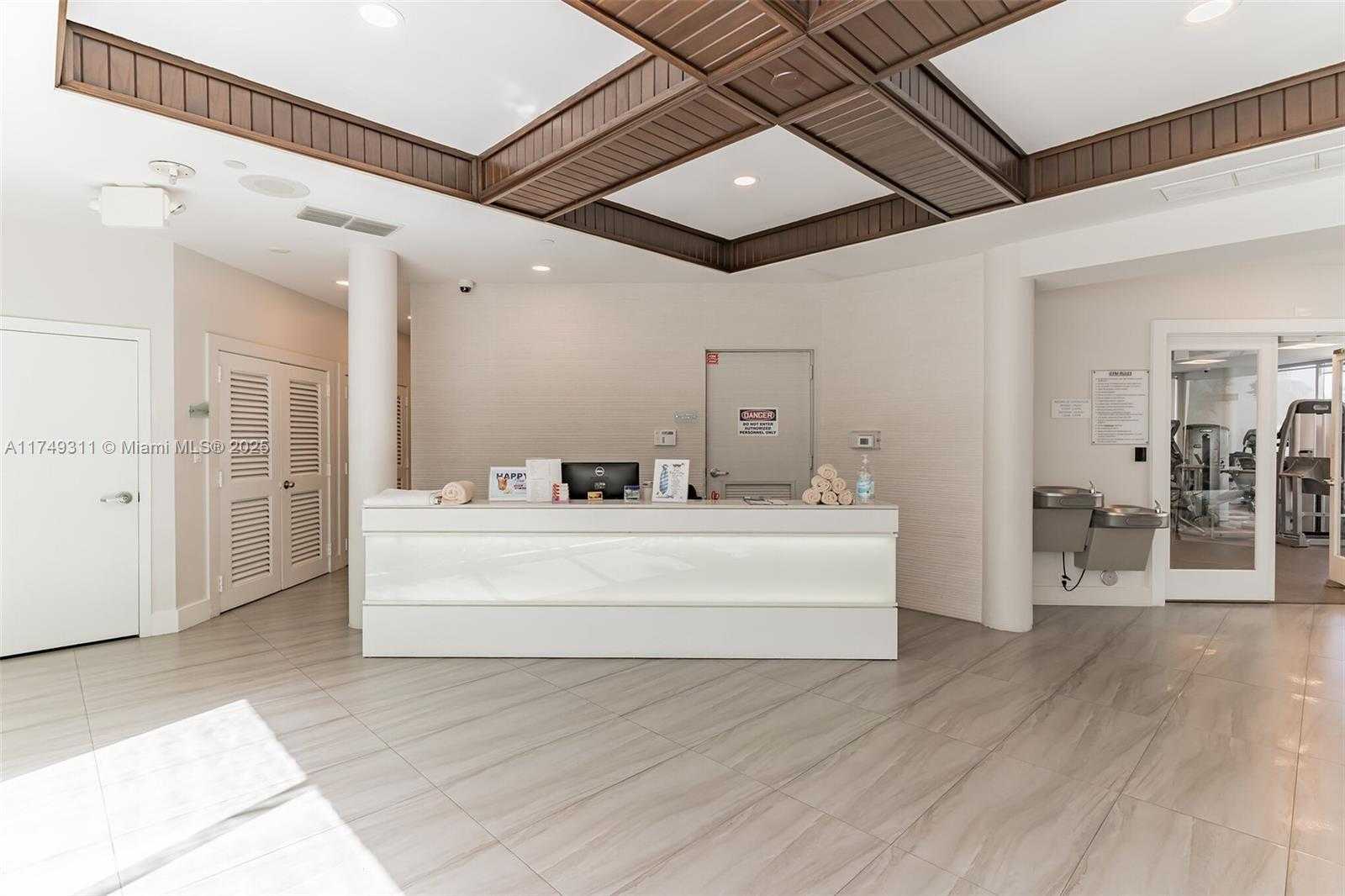 Small Image of 20281 EAST COUNTRY CLUB DR #405, Aventura Number 2