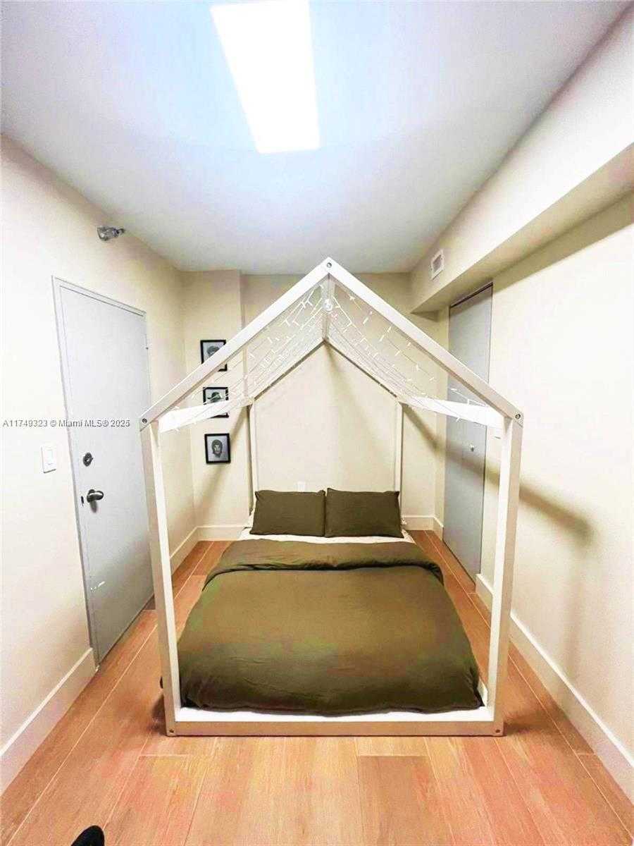 Small Image of 10185 COLLINS AVE #323, Bal Harbour Number 7