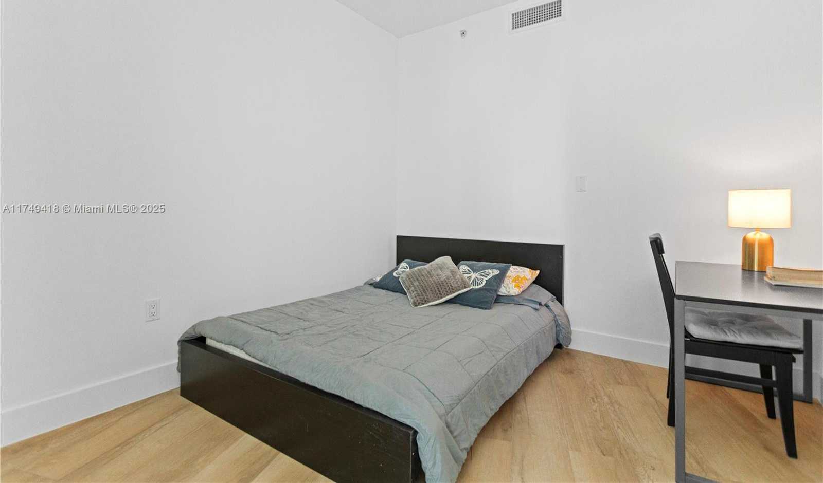 Small Image of 92 SOUTH WEST 3RD ST #3406, Miami Number 13
