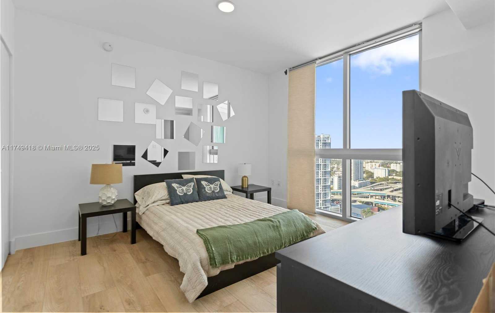 Small Image of 92 SOUTH WEST 3RD ST #3406, Miami Number 17
