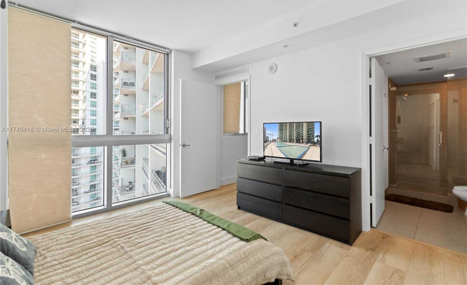 Small Image of 92 SOUTH WEST 3RD ST #3406, Miami Number 18