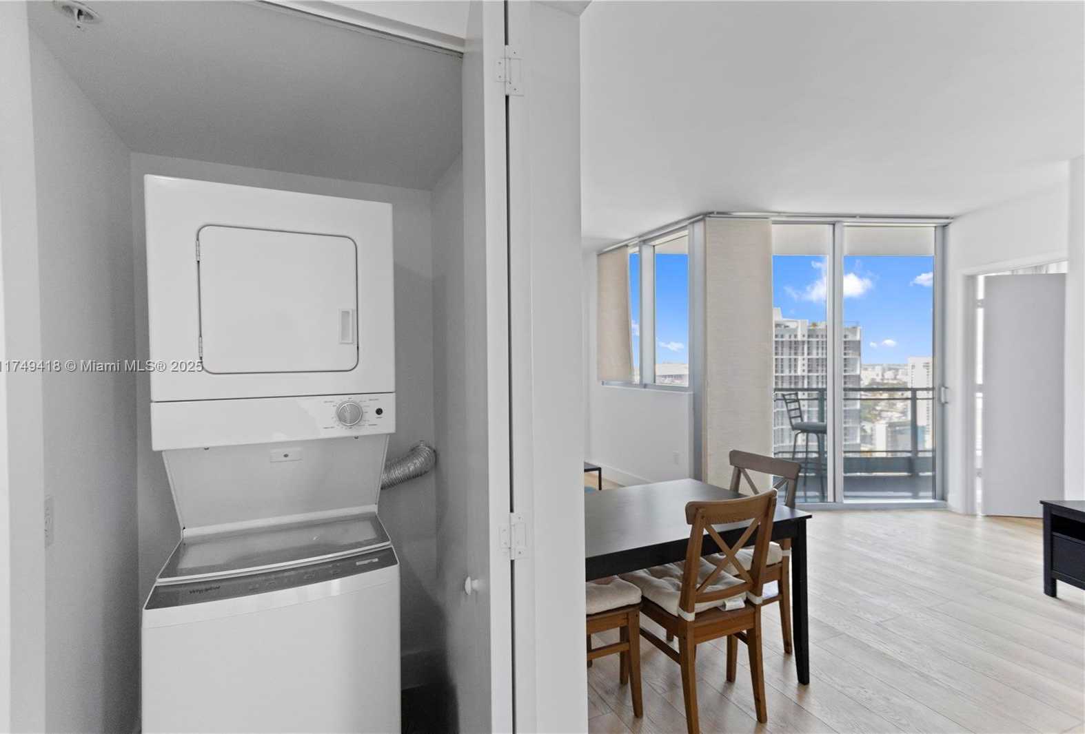 Small Image of 92 SOUTH WEST 3RD ST #3406, Miami Number 25