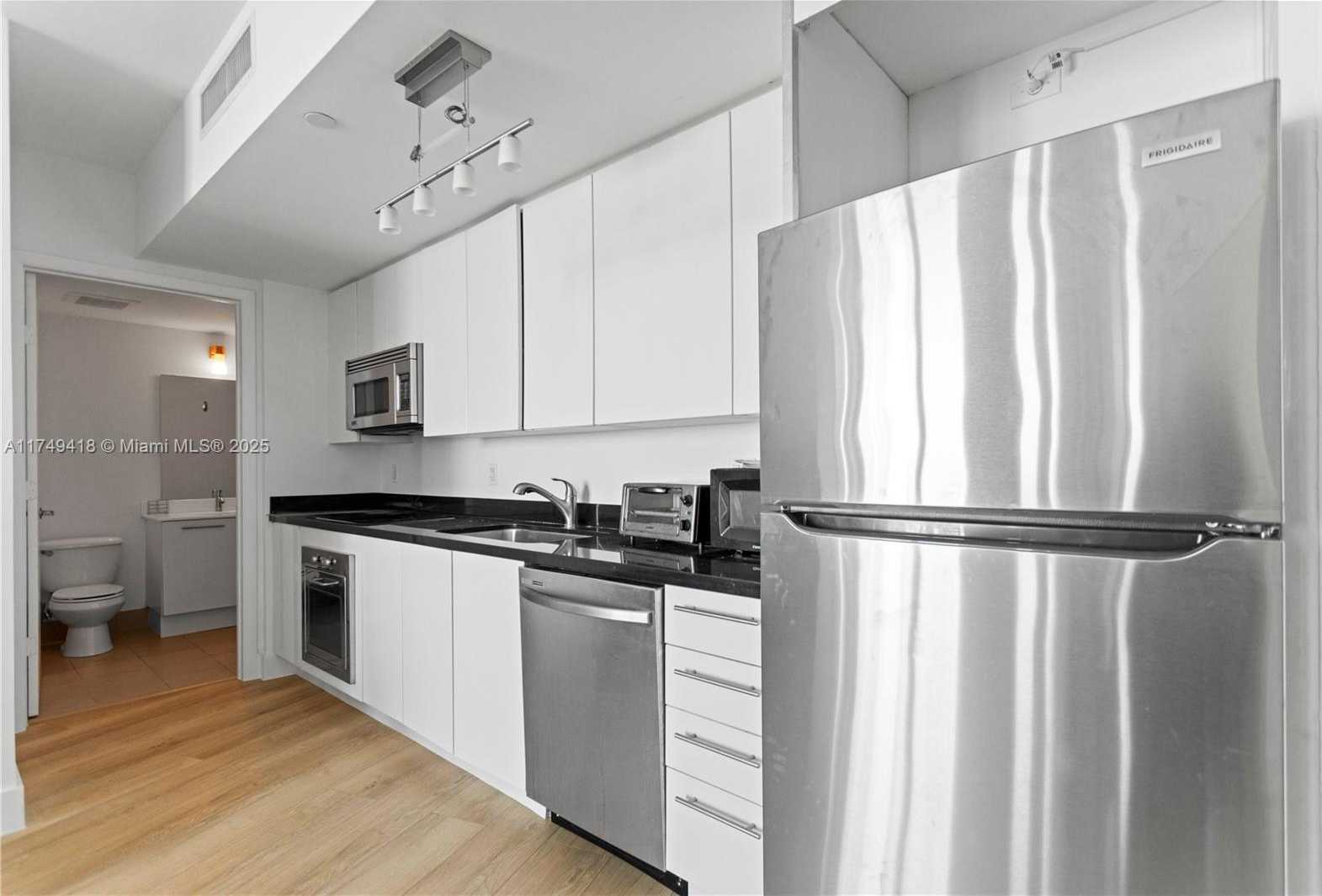 Small Image of 92 SOUTH WEST 3RD ST #3406, Miami Number 3