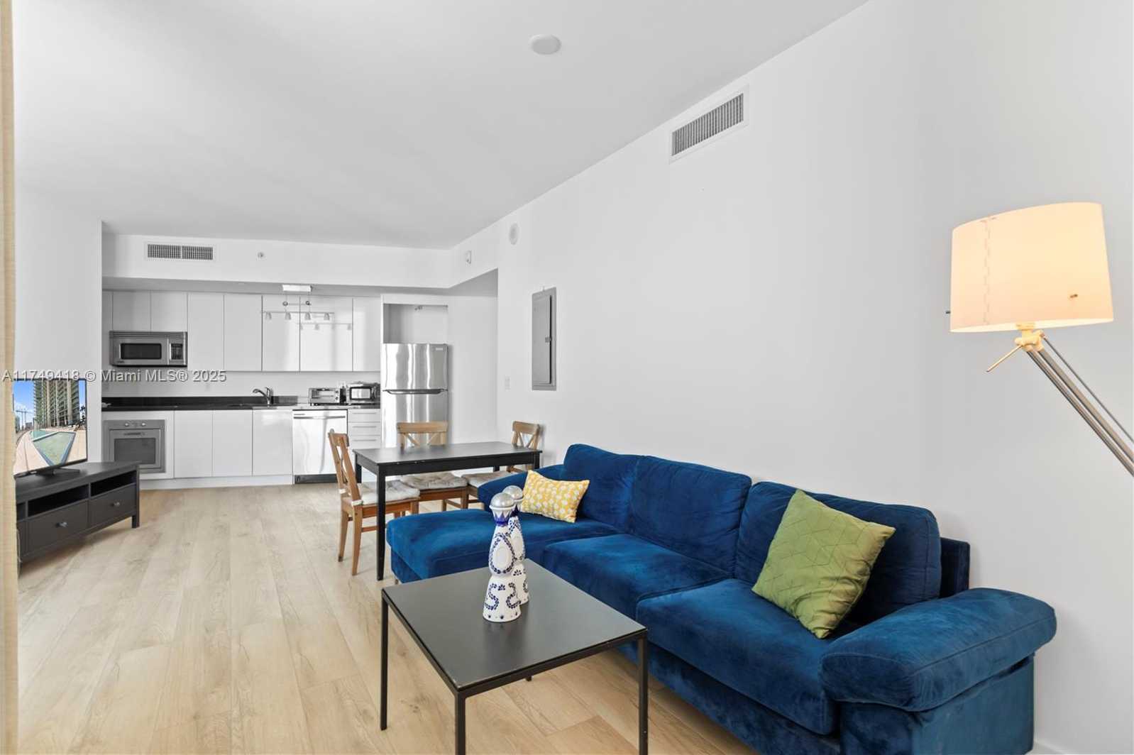Small Image of 92 SOUTH WEST 3RD ST #3406, Miami Number 4