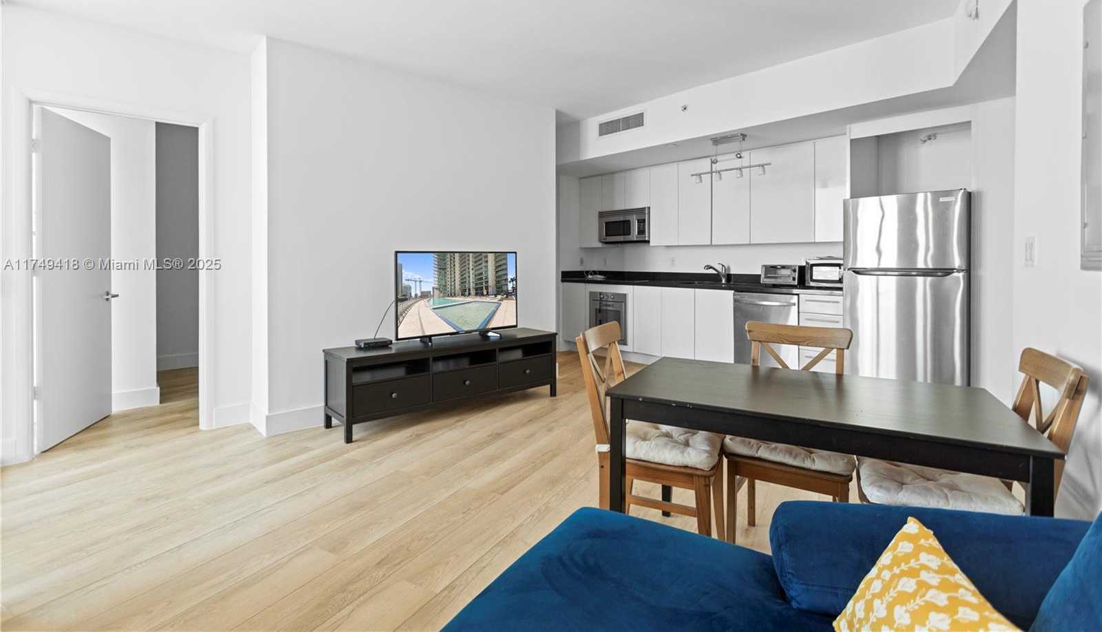 Small Image of 92 SOUTH WEST 3RD ST #3406, Miami Number 6