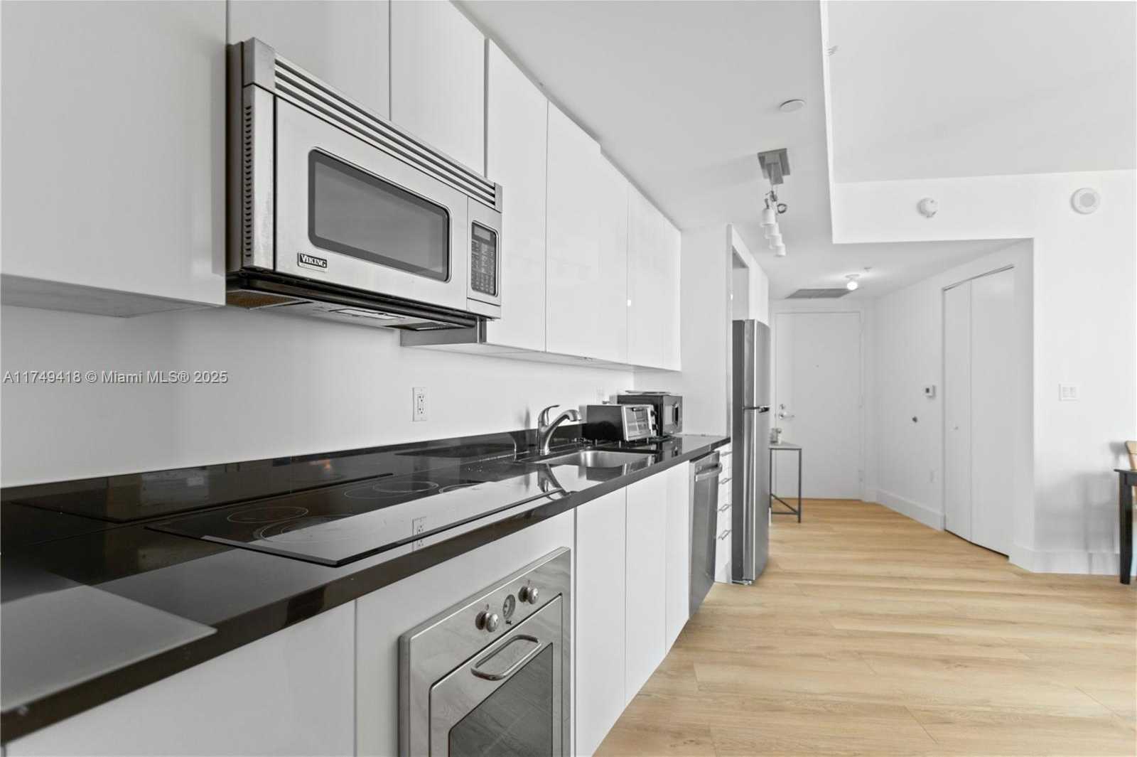 Small Image of 92 SOUTH WEST 3RD ST #3406, Miami Number 9