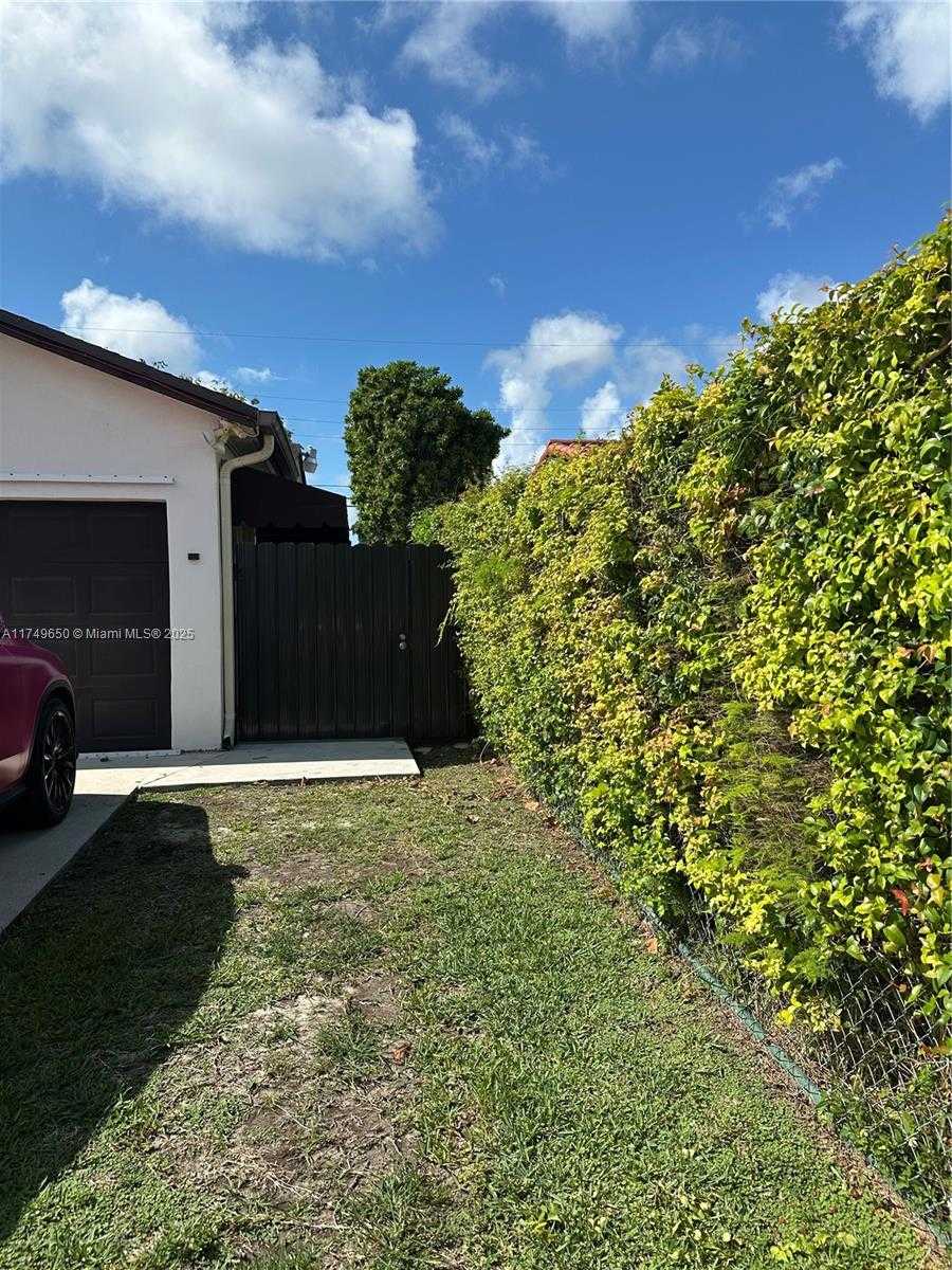 Small Image of 7420 SOUTH WEST 31ST ST #7420, Miami Number 11