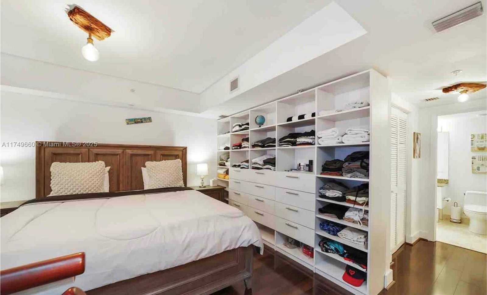 Small Image of 41 SOUTH EAST 5TH ST #704, Miami Number 4