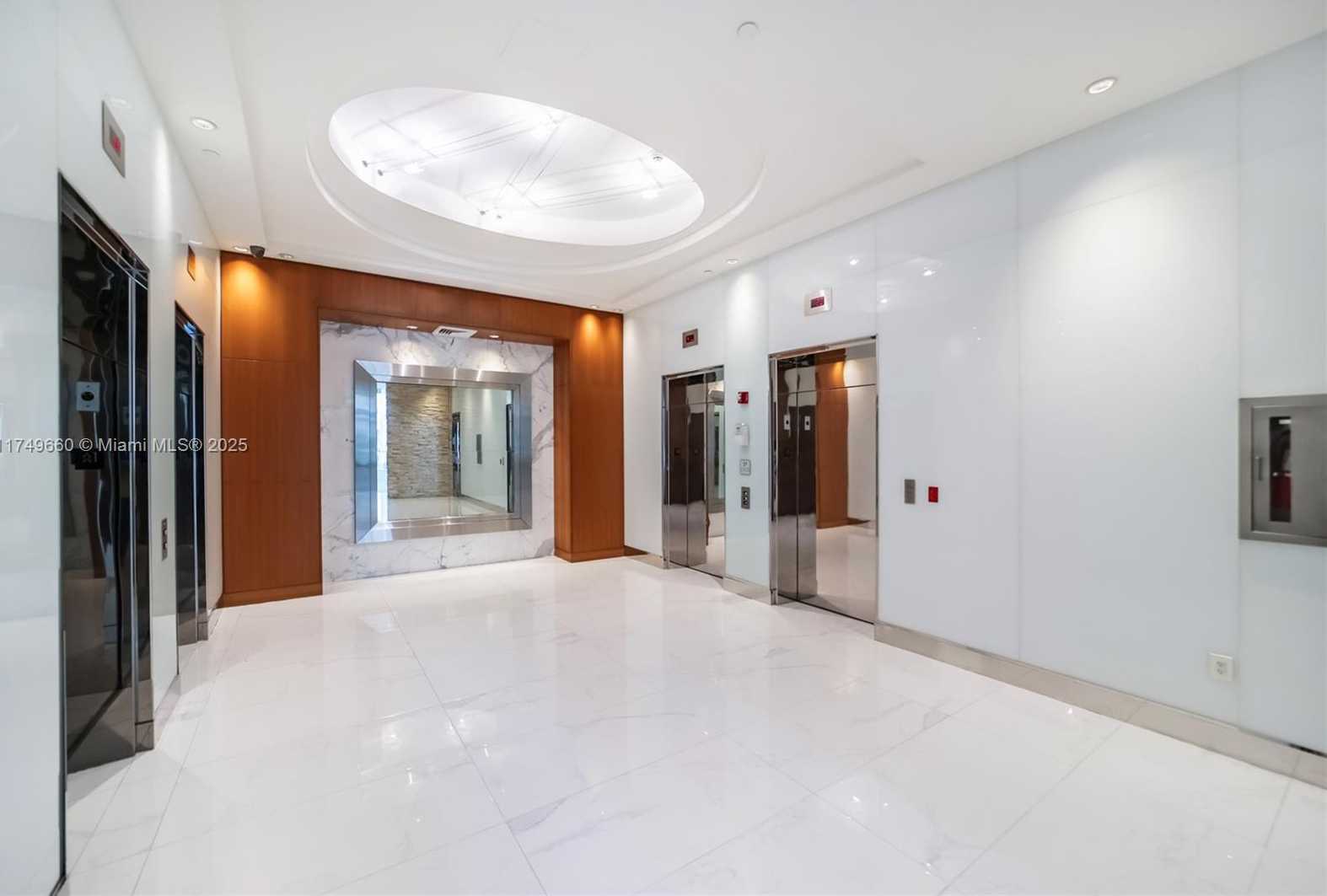 Small Image of 41 SOUTH EAST 5TH ST #704, Miami Number 7