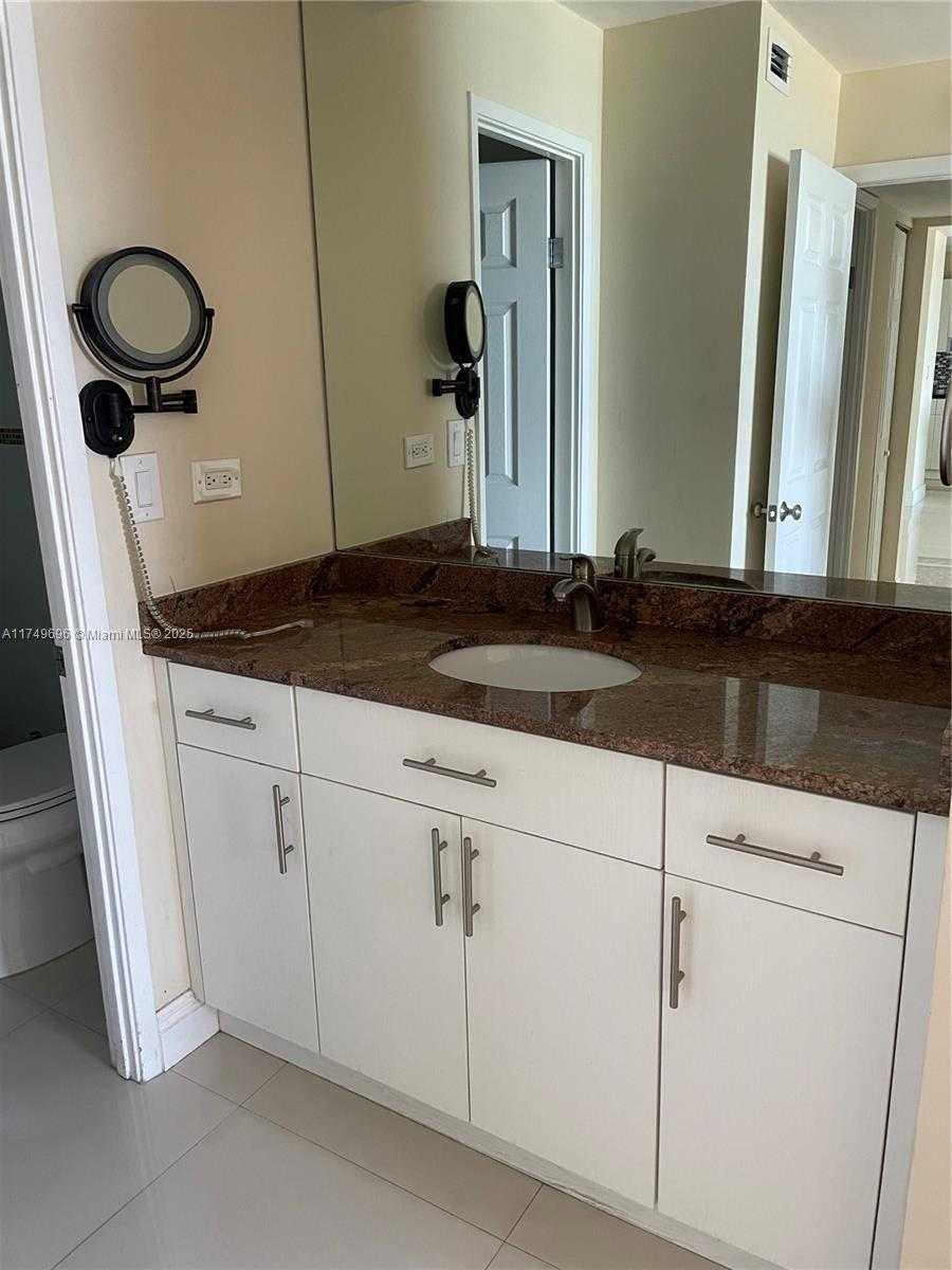 Small Image of 7135 COLLINS AVE #832, Miami Beach Number 11