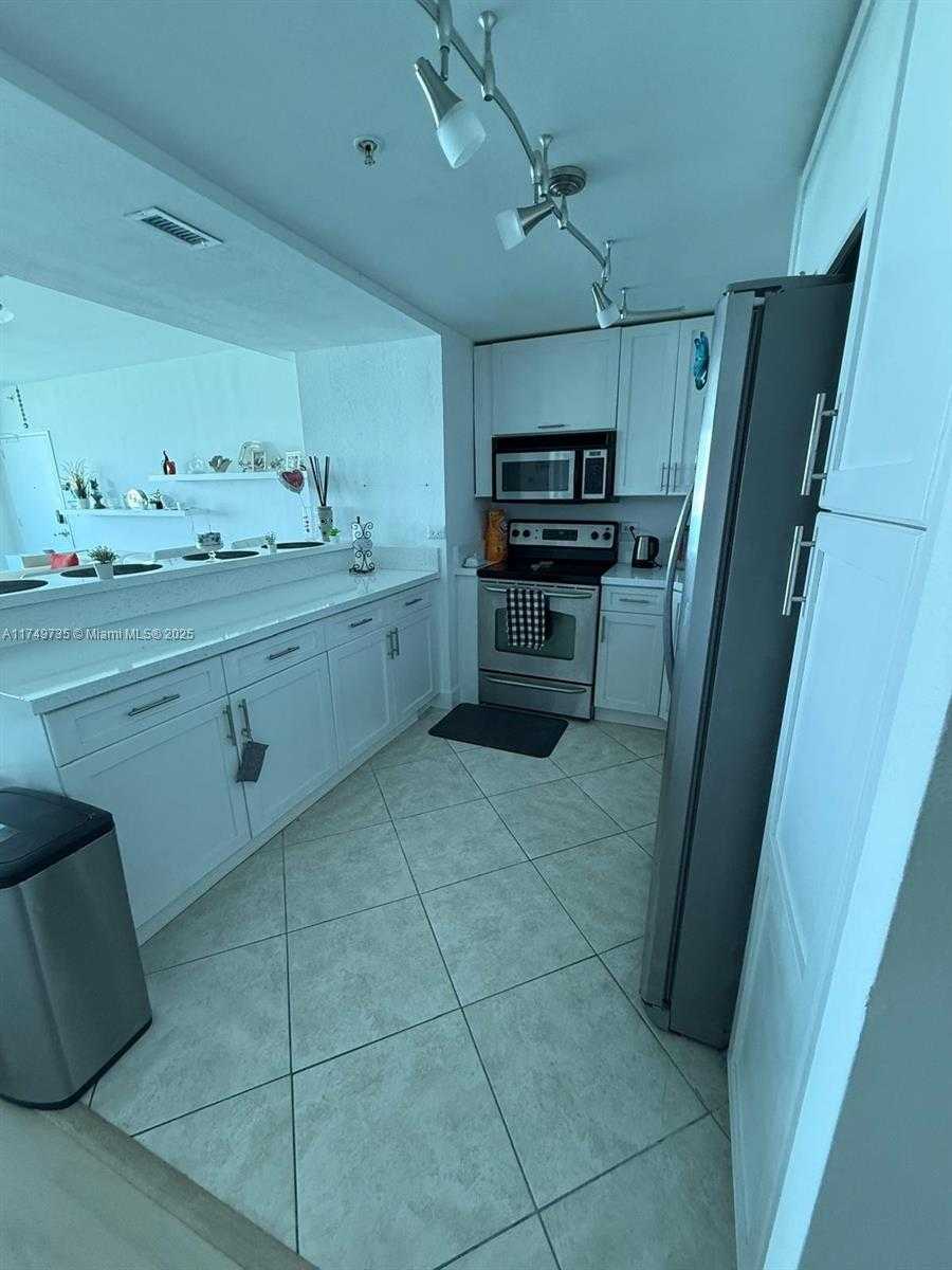 Small Image of 7501 EAST TREASURE DR #9EF, North Bay Village Number 10