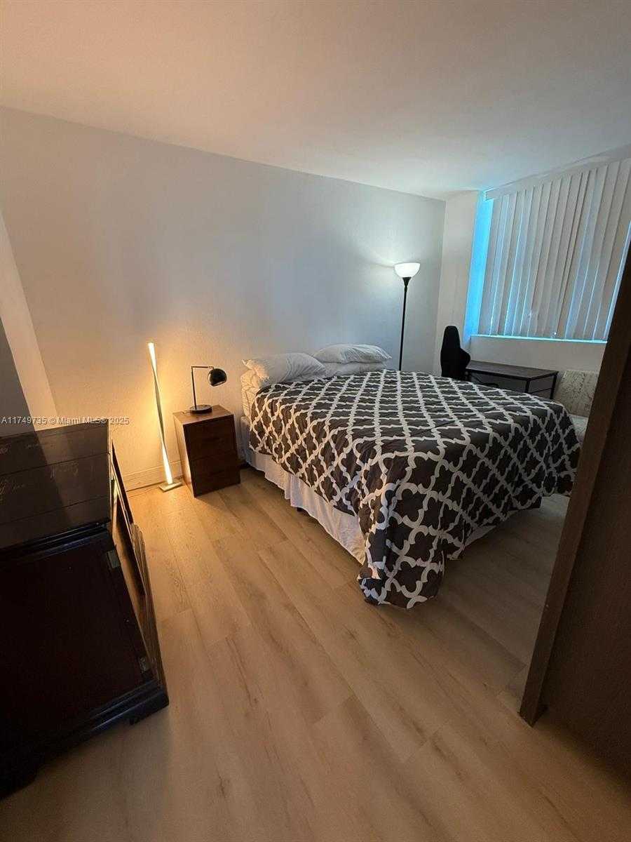 Small Image of 7501 EAST TREASURE DR #9EF, North Bay Village Number 16