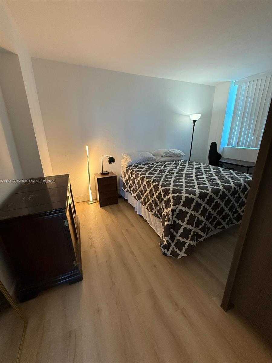 Small Image of 7501 EAST TREASURE DR #9EF, North Bay Village Number 17