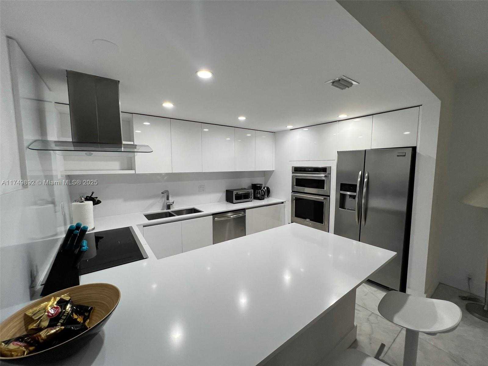 Small Image of 101 CRANDON BLVD #474, Key Biscayne Number 5