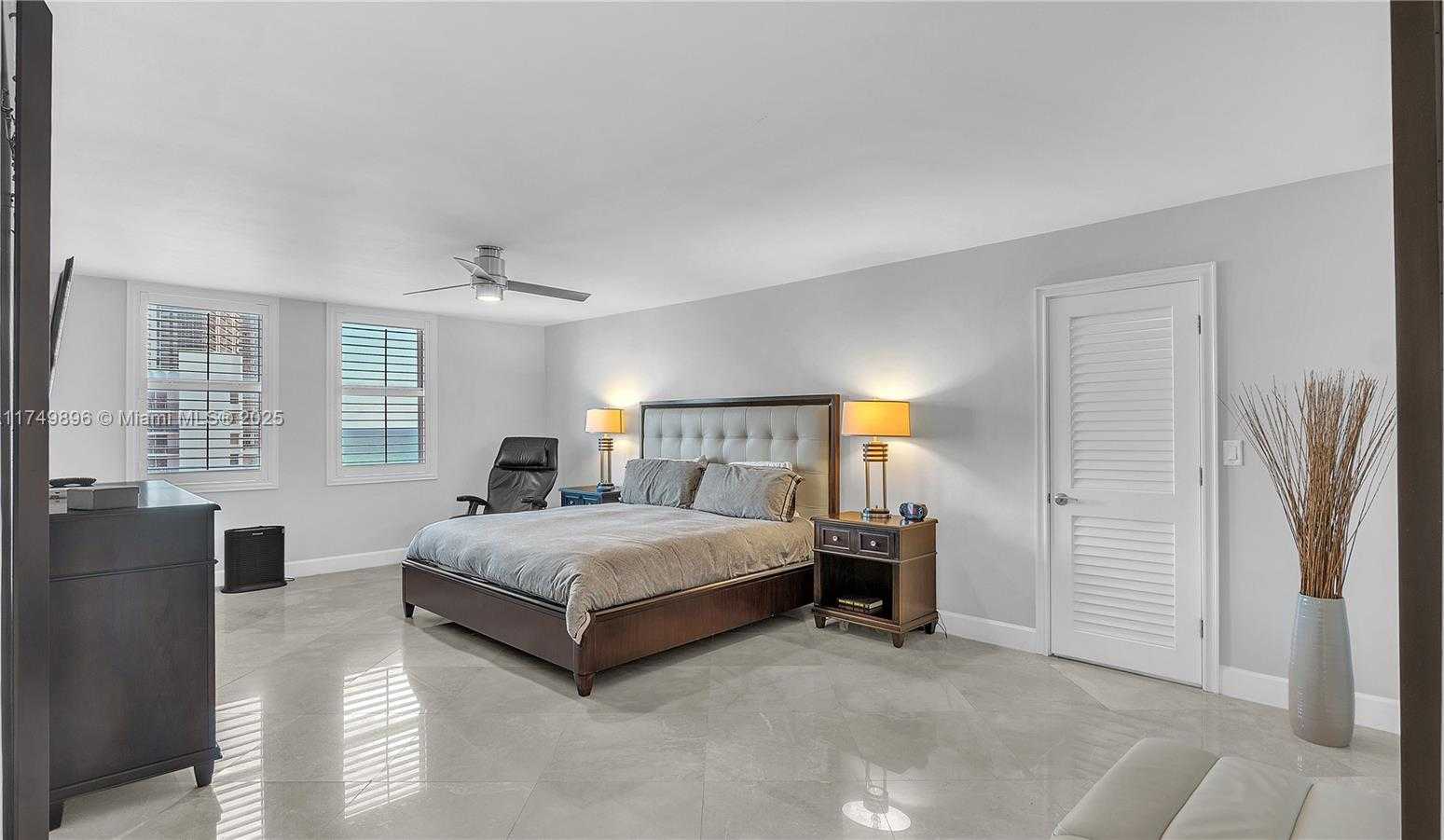 Small Image of 1920 S Ocean Dr, Hallandale Beach, FL 33009, USA Number 25