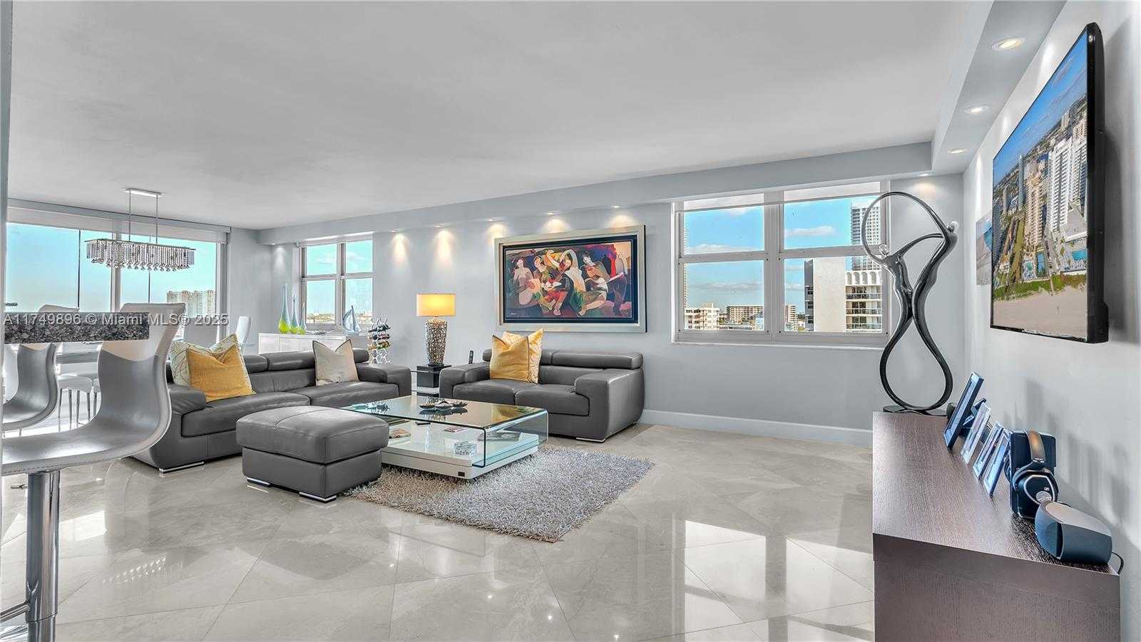 Small Image of 1920 S Ocean Dr, Hallandale Beach, FL 33009, USA Number 4