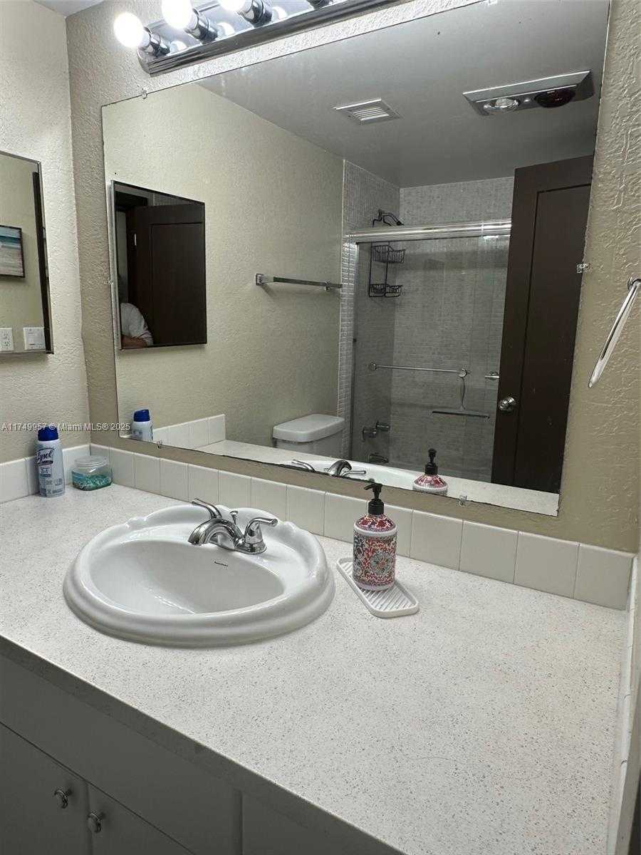 Small Image of 1965 SOUTH OCEAN DR #11J, Hallandale Beach Number 14