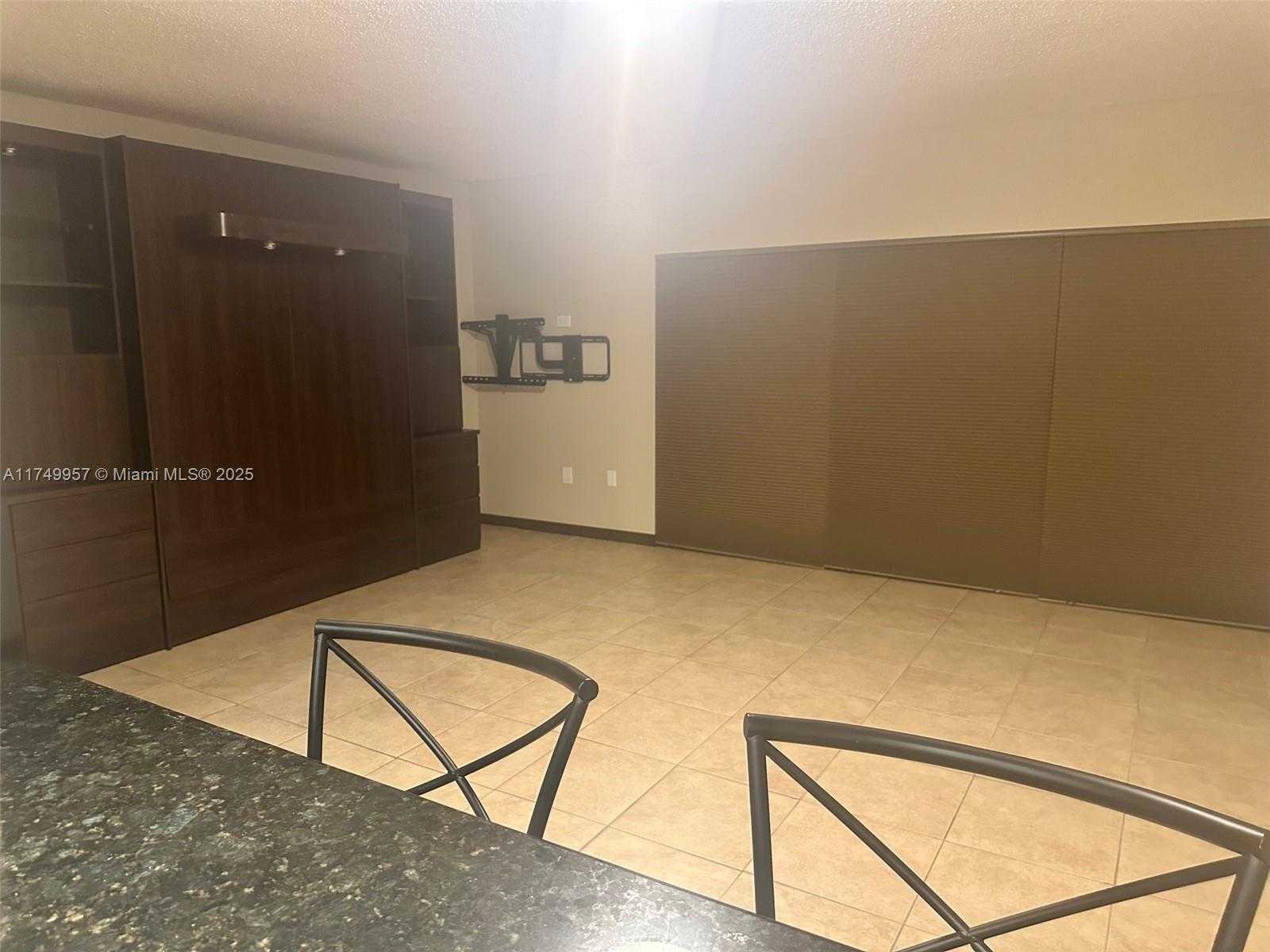 Small Image of 1965 SOUTH OCEAN DR #11J, Hallandale Beach Number 3