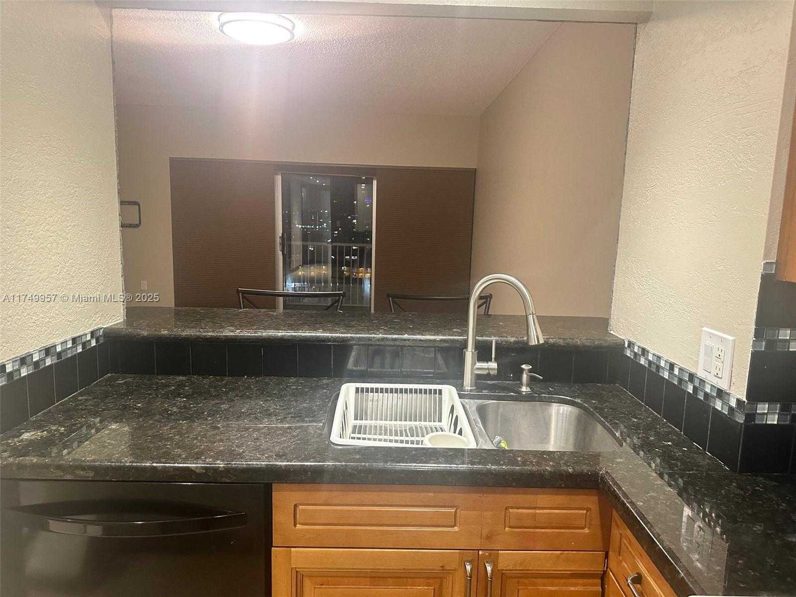 Small Image of 1965 SOUTH OCEAN DR #11J, Hallandale Beach Number 4