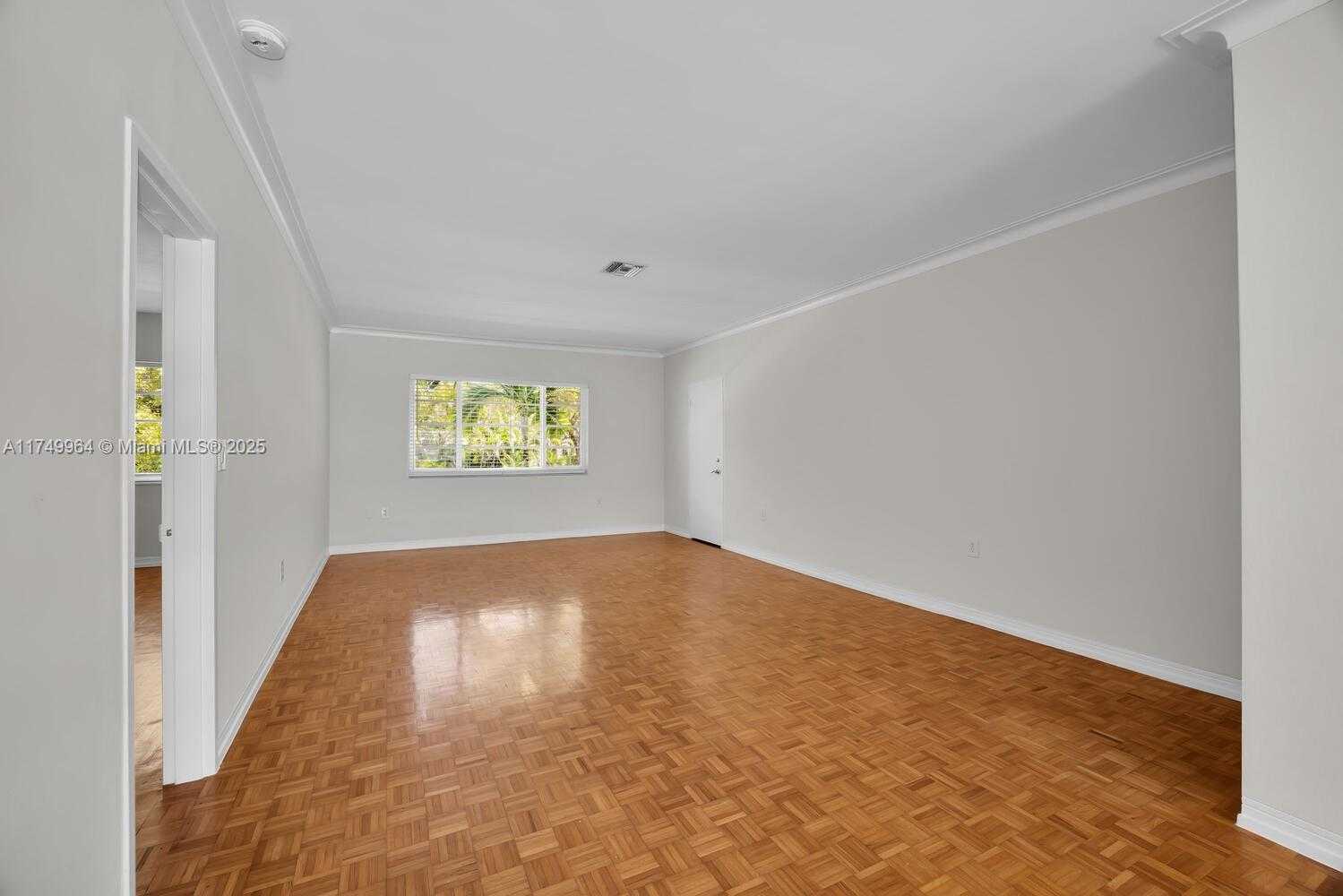Small Image of 940 SEVILLA AVE #206, Coral Gables Number 14