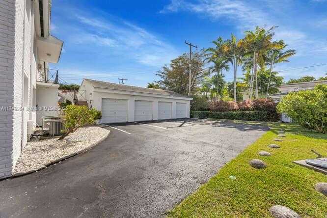 Small Image of 940 SEVILLA AVE #206, Coral Gables Number 17
