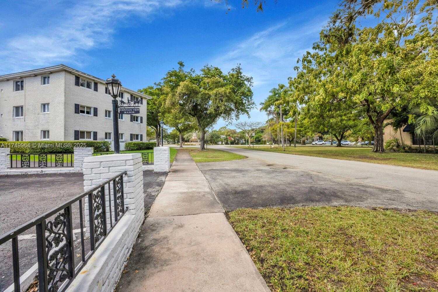 Small Image of 940 SEVILLA AVE #206, Coral Gables Number 20