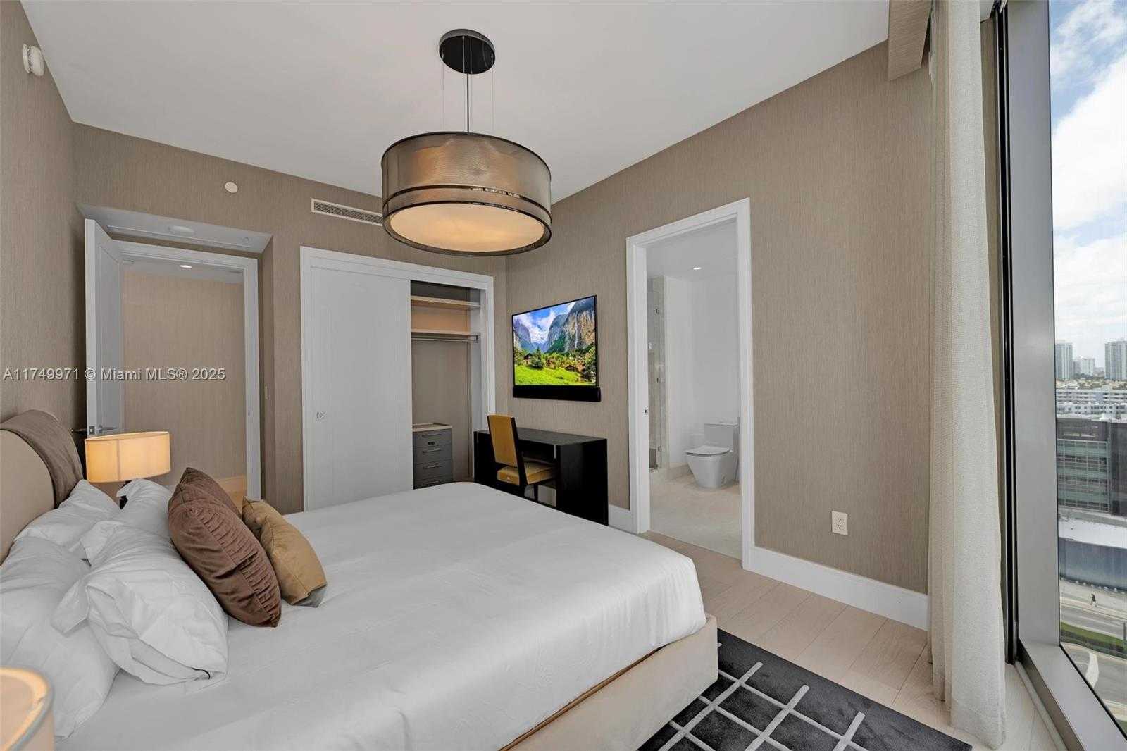 Small Image of 17975 COLLINS AVE #N-1002, Sunny Isles Beach Number 38
