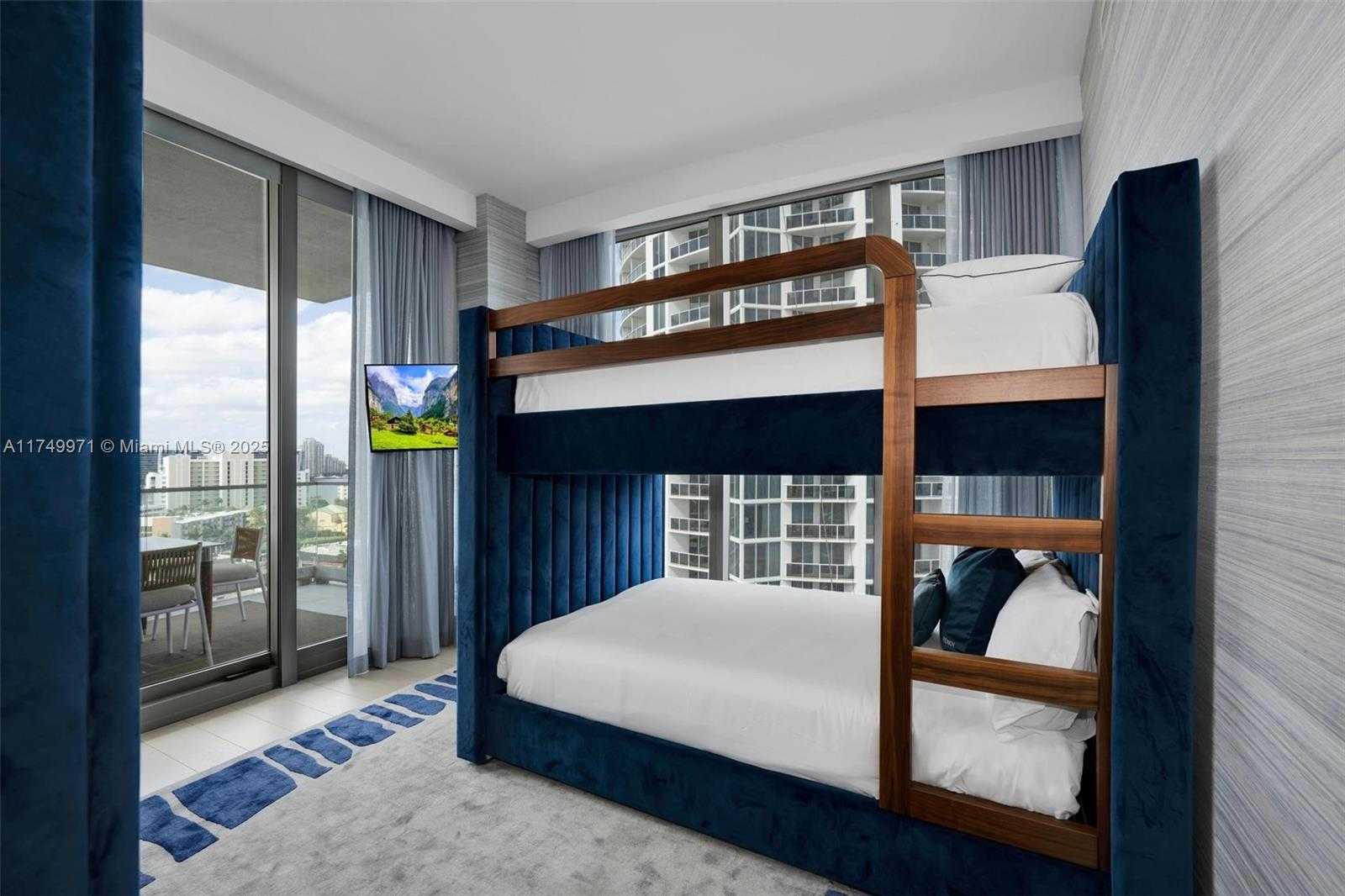 Small Image of 17975 COLLINS AVE #N-1002, Sunny Isles Beach Number 44