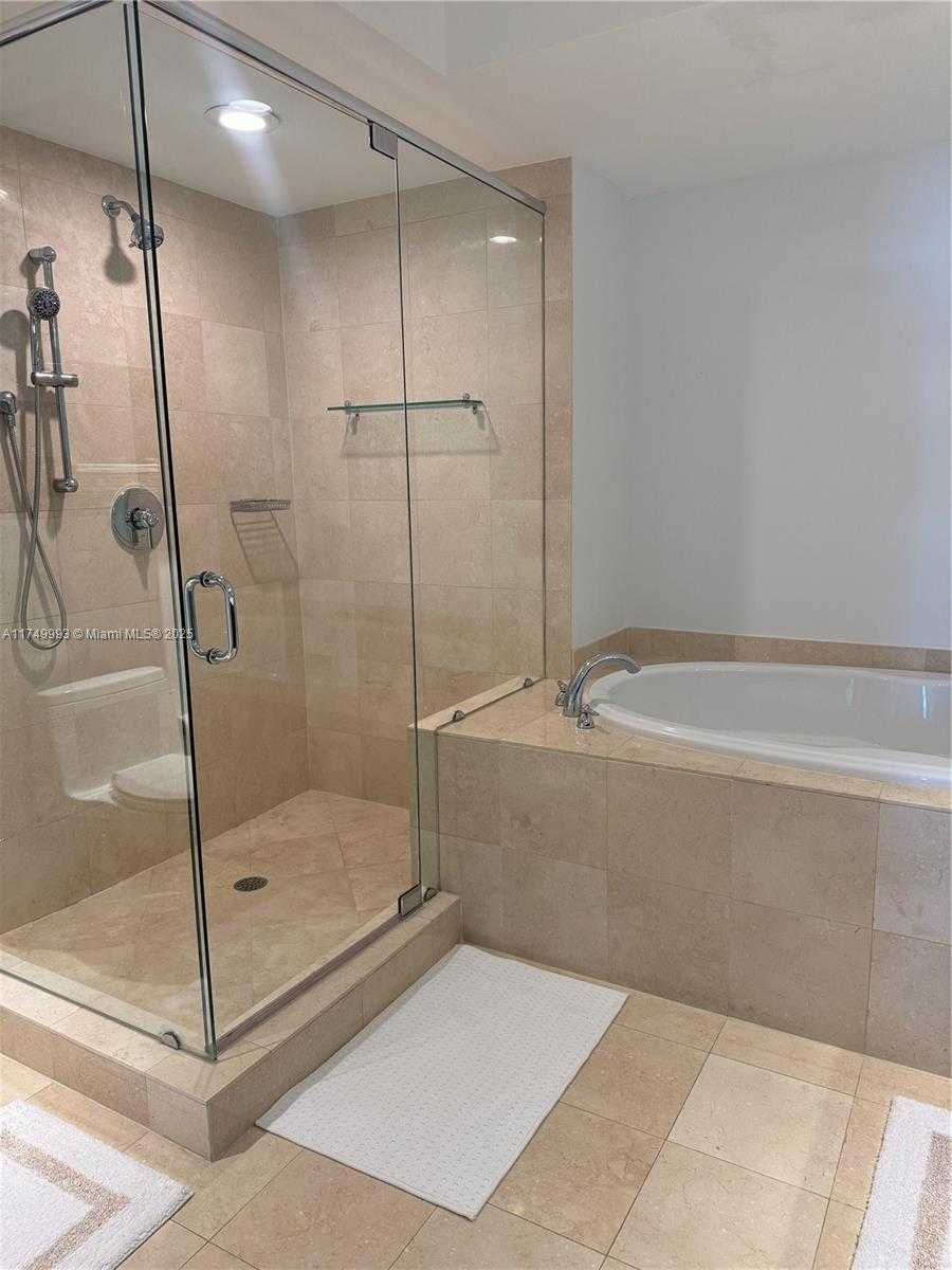 Small Image of 1830 SOUTH OCEAN DR #5008, Hallandale Beach Number 4